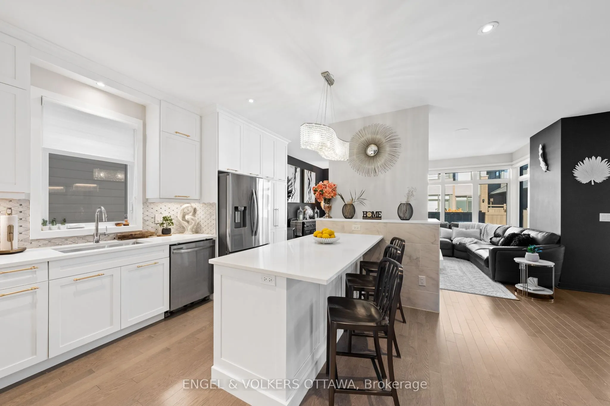 933 Islington Way
