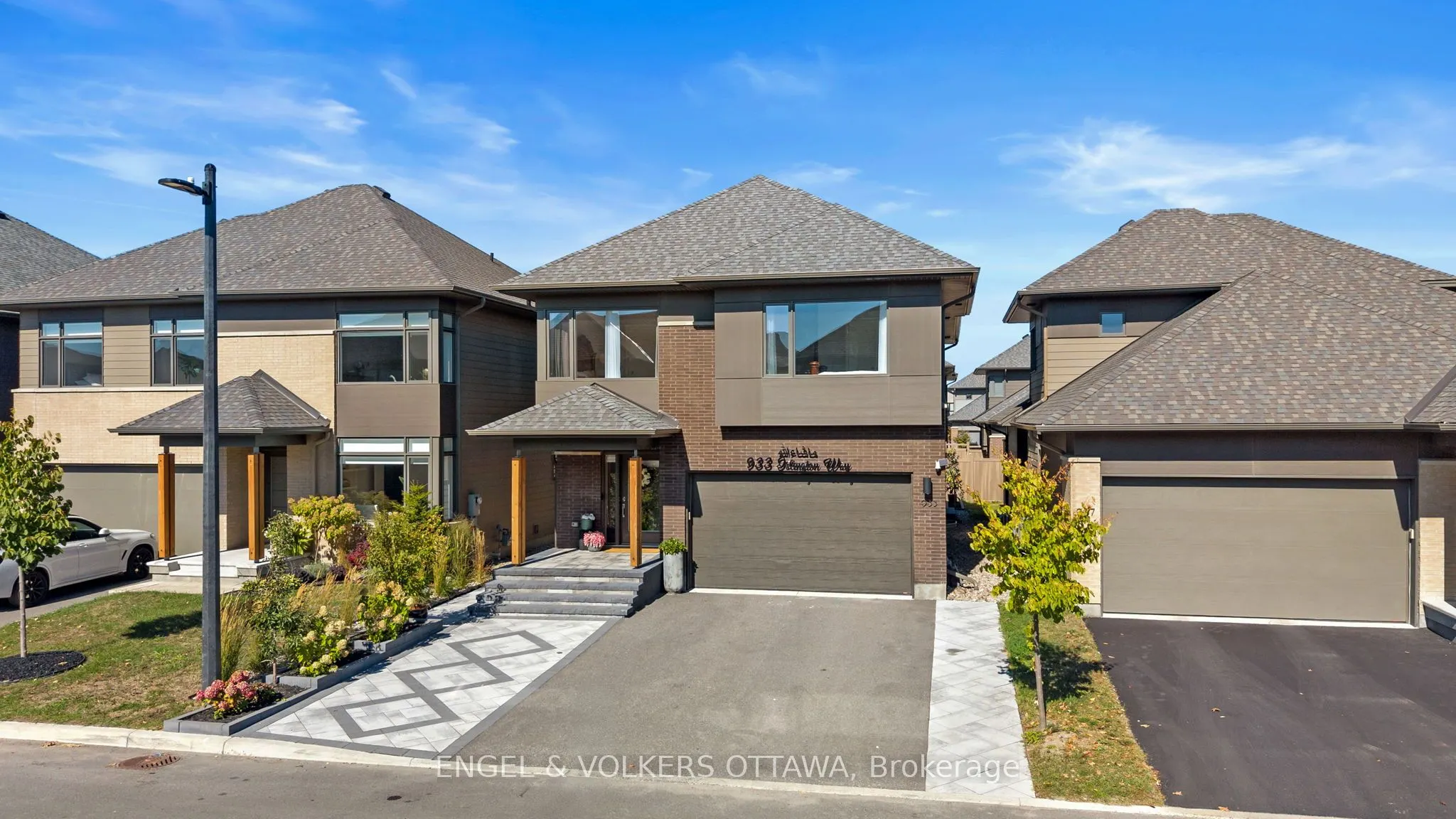 933 Islington Way