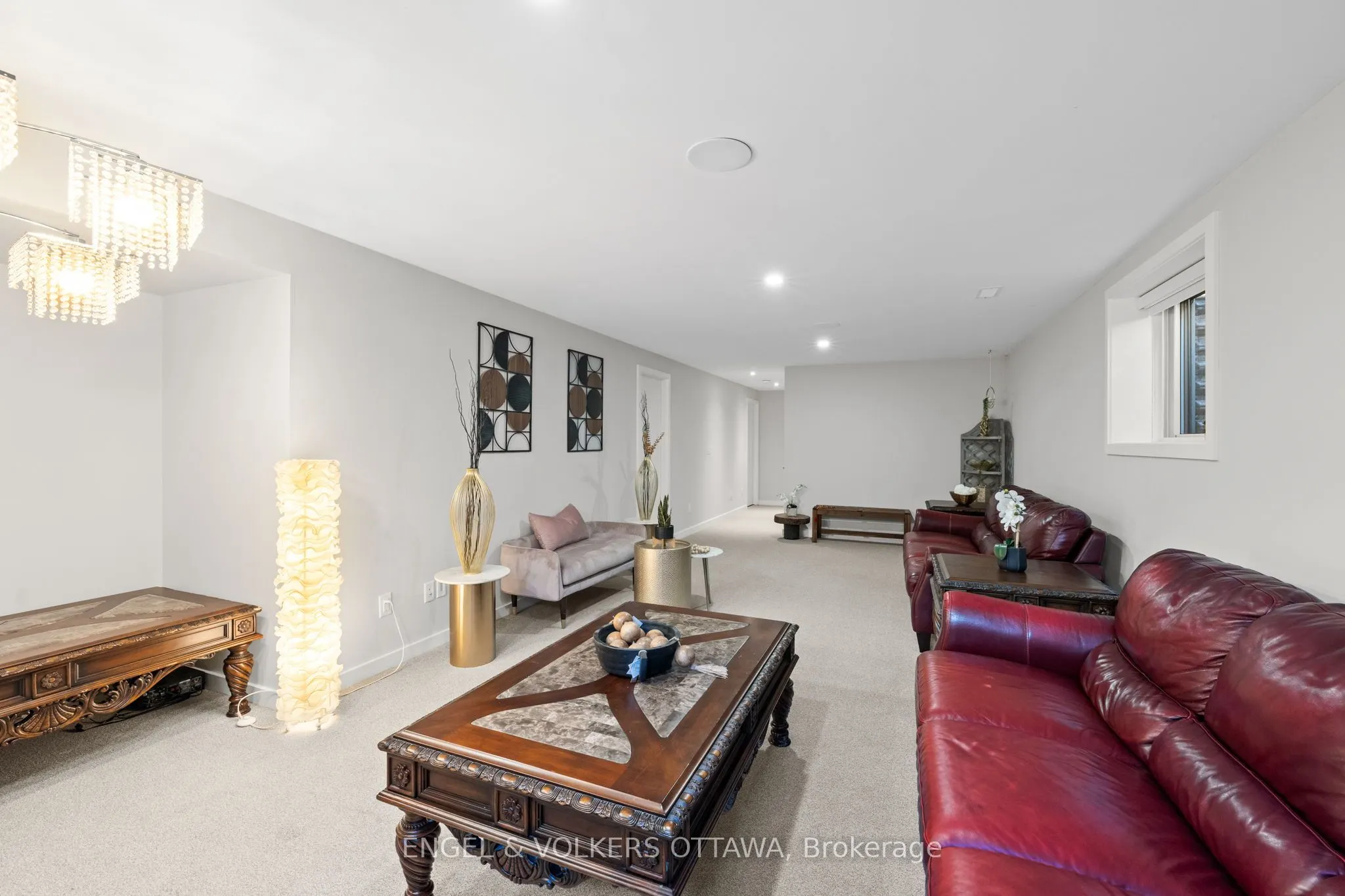 933 Islington Way