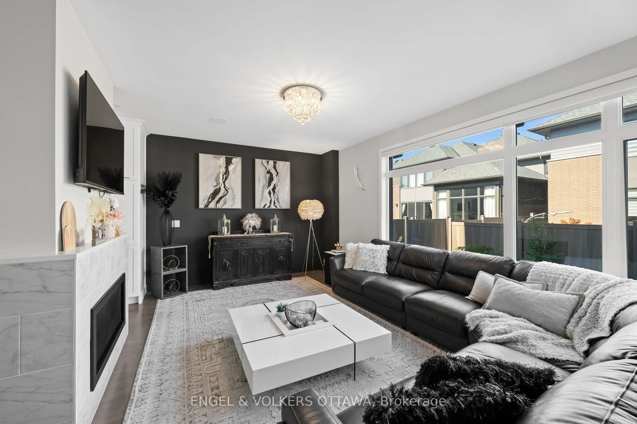 933 Islington Way