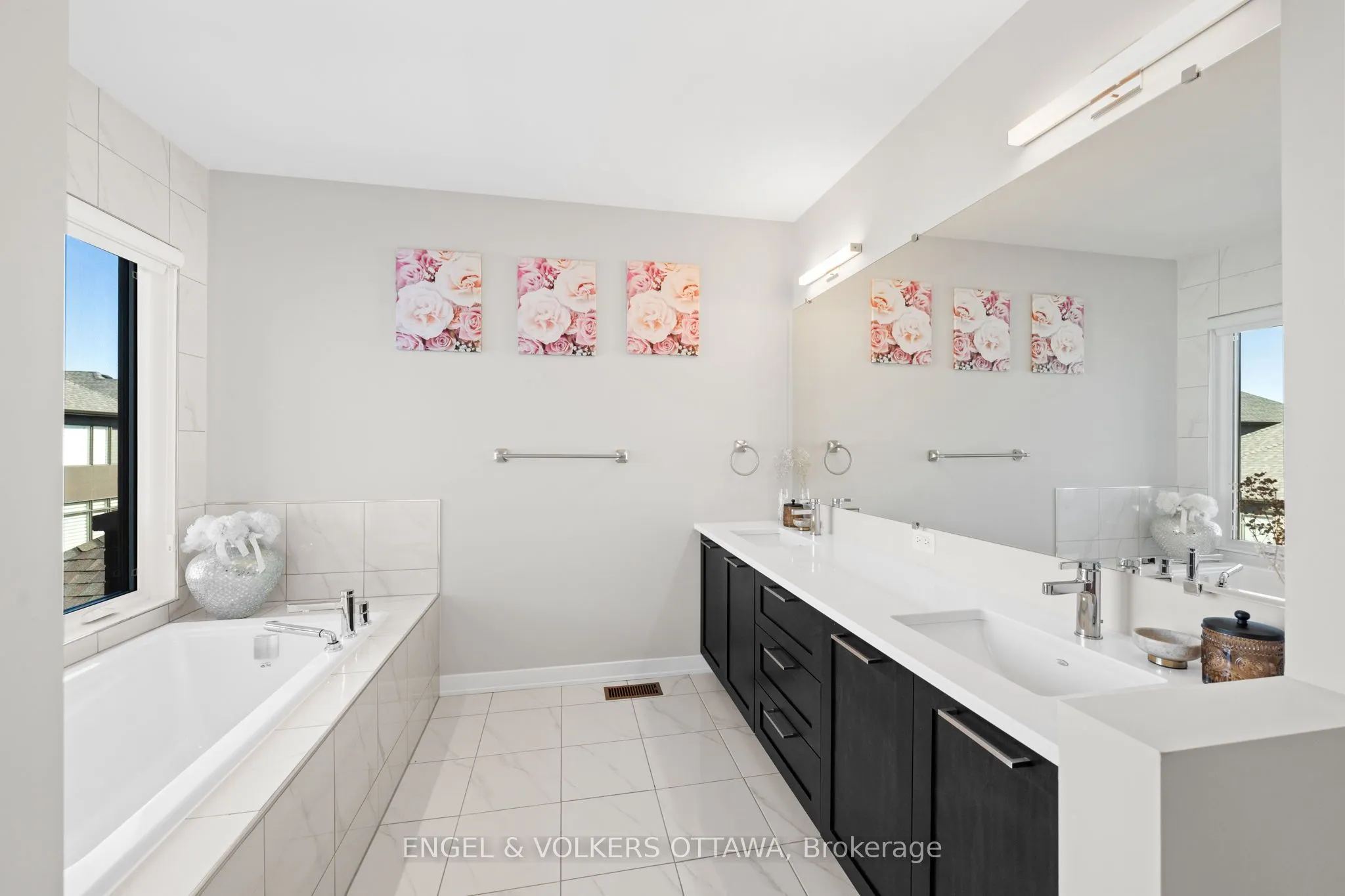 933 Islington Way
