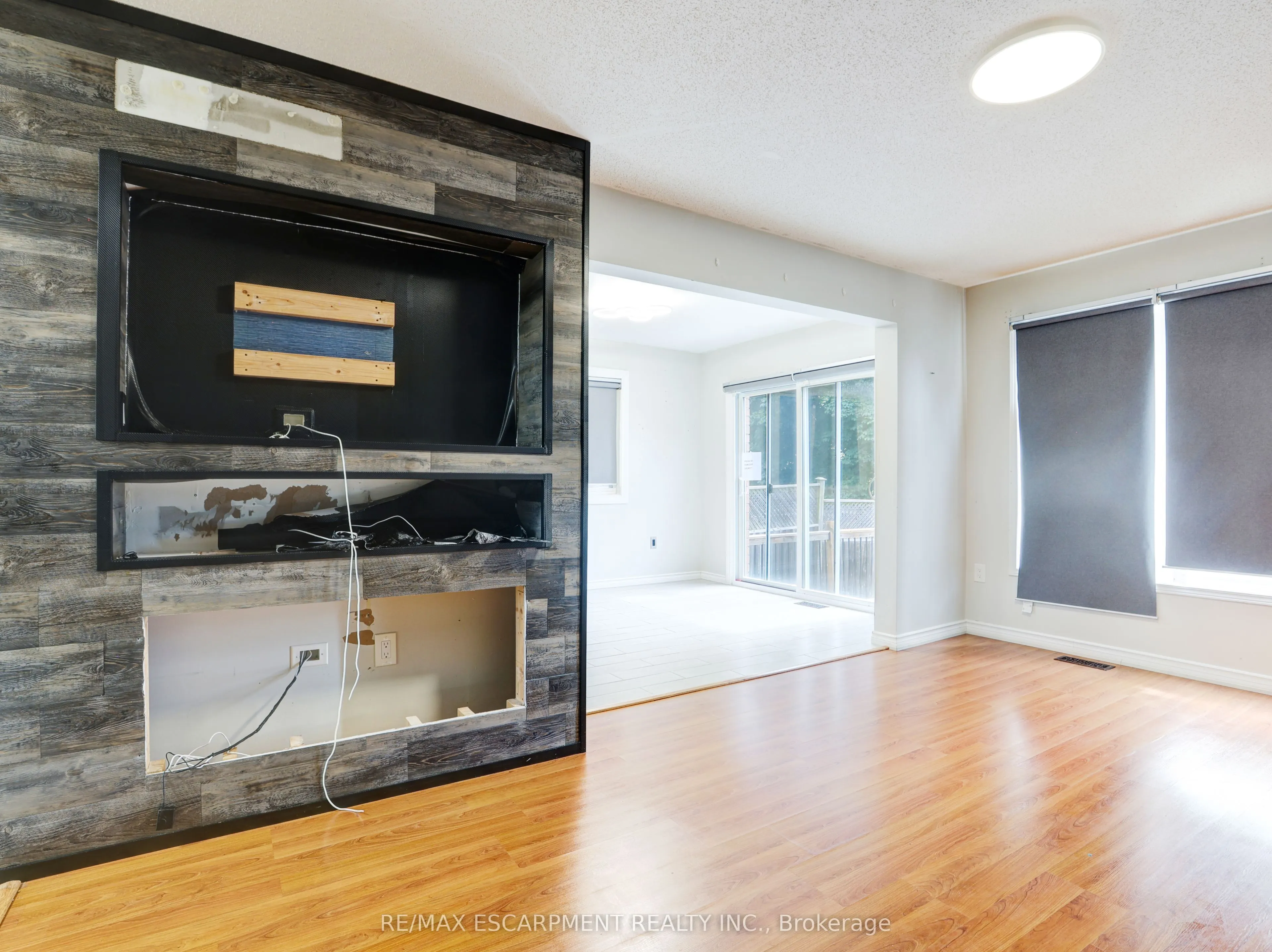 14 Chateau Crescent