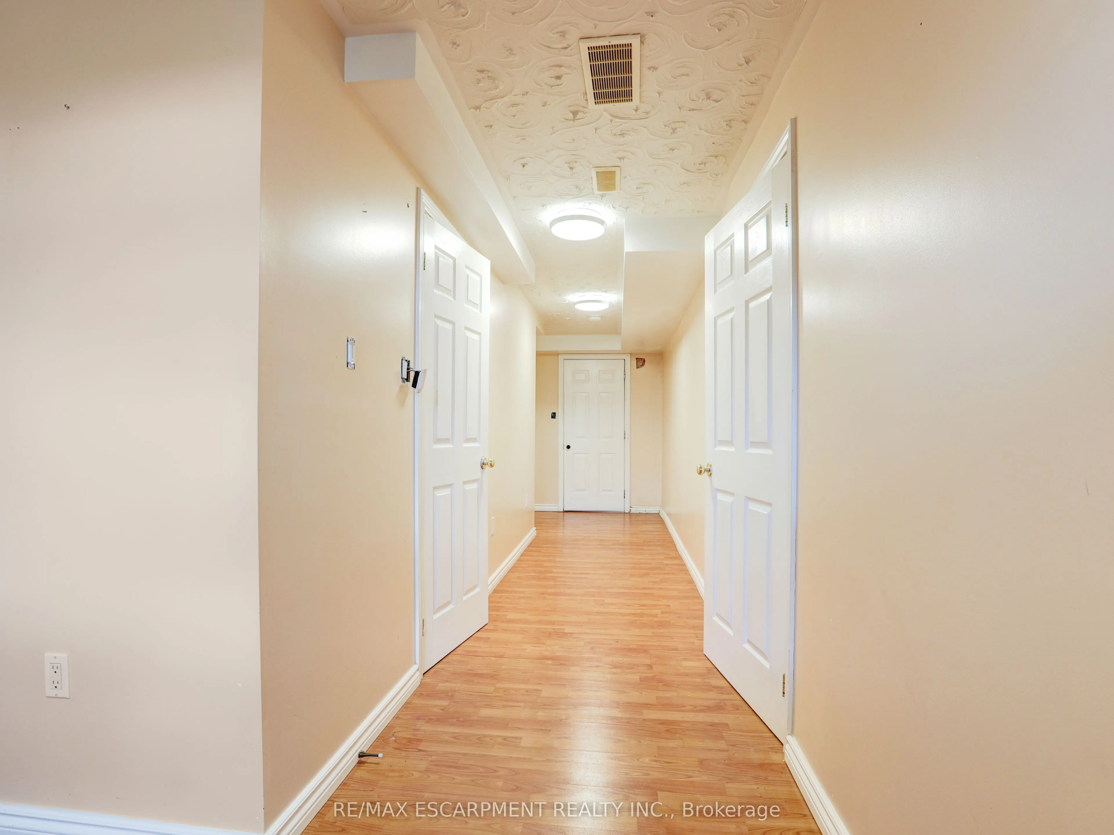 14 Chateau Crescent