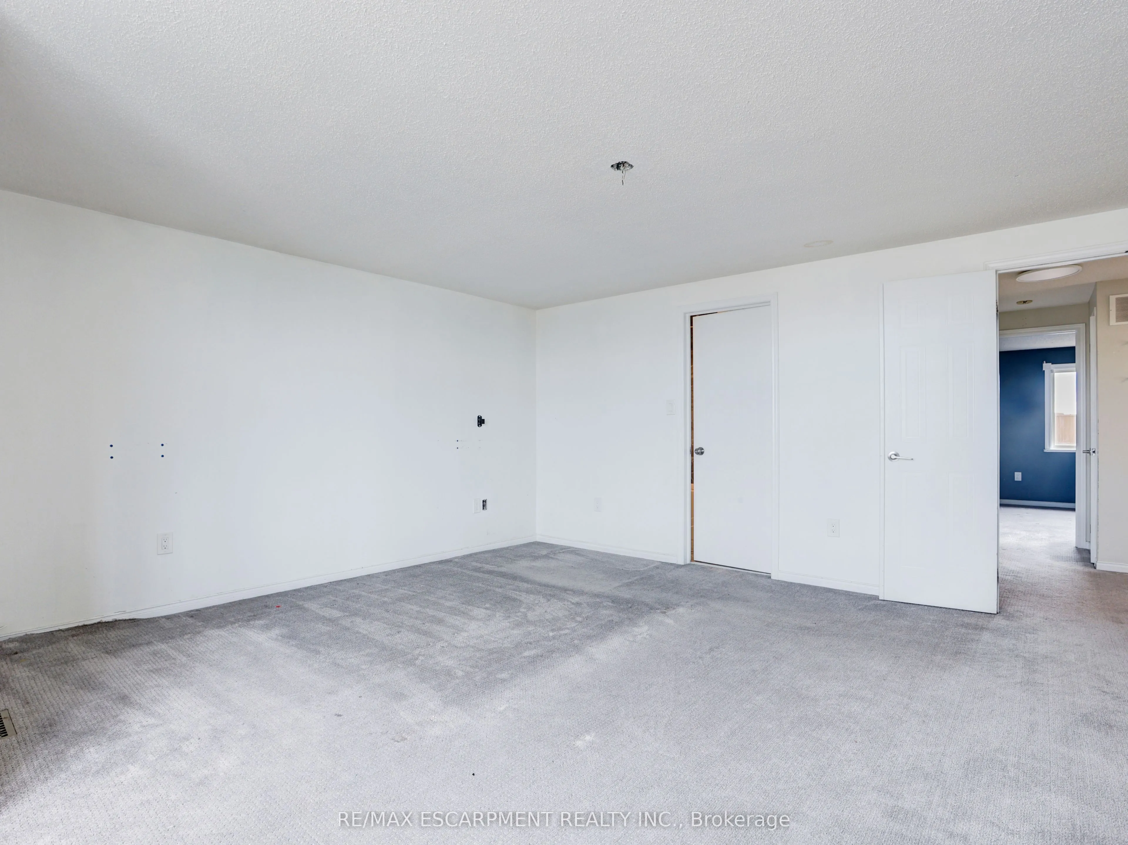14 Chateau Crescent
