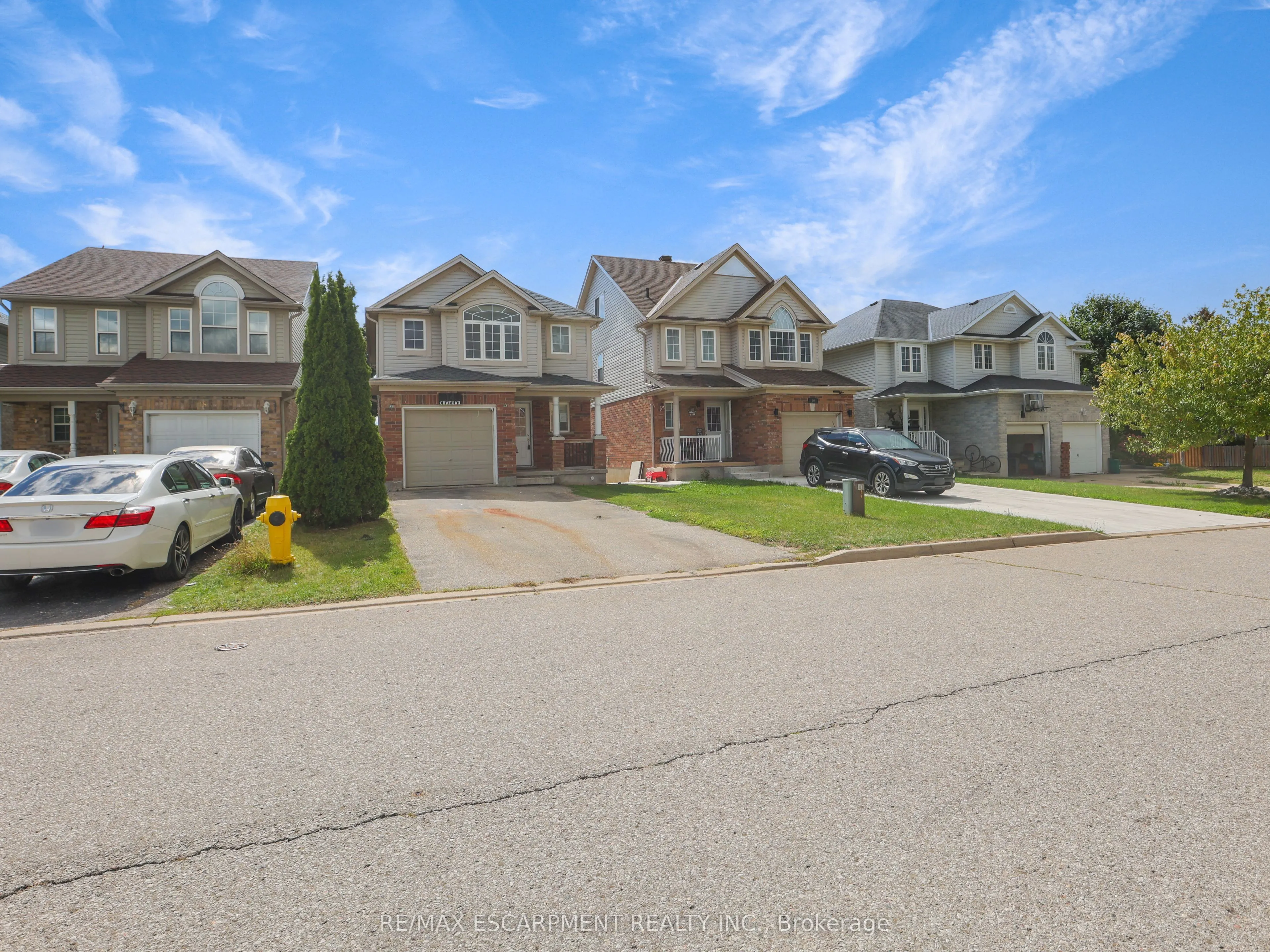 14 Chateau Crescent