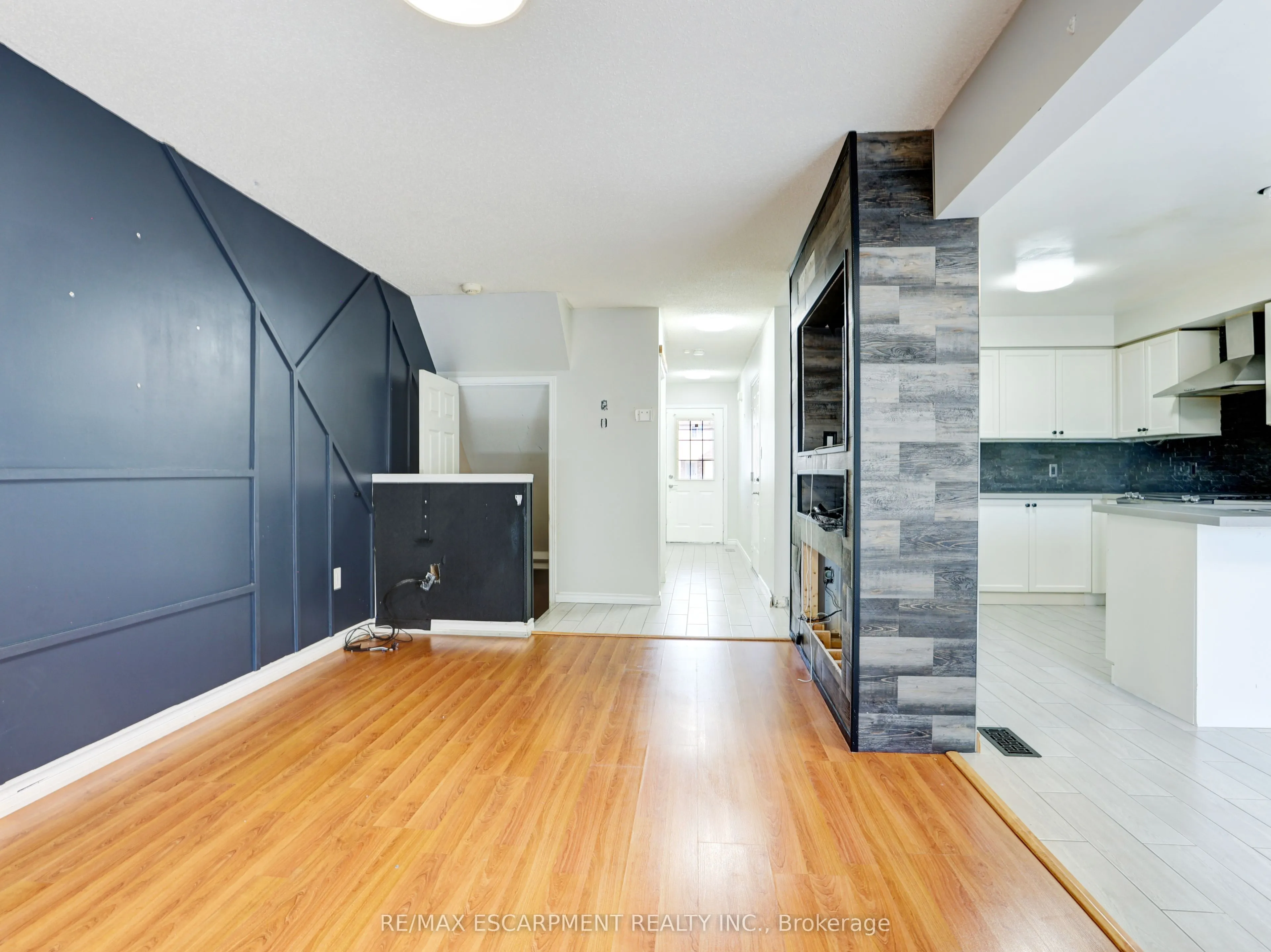 14 Chateau Crescent