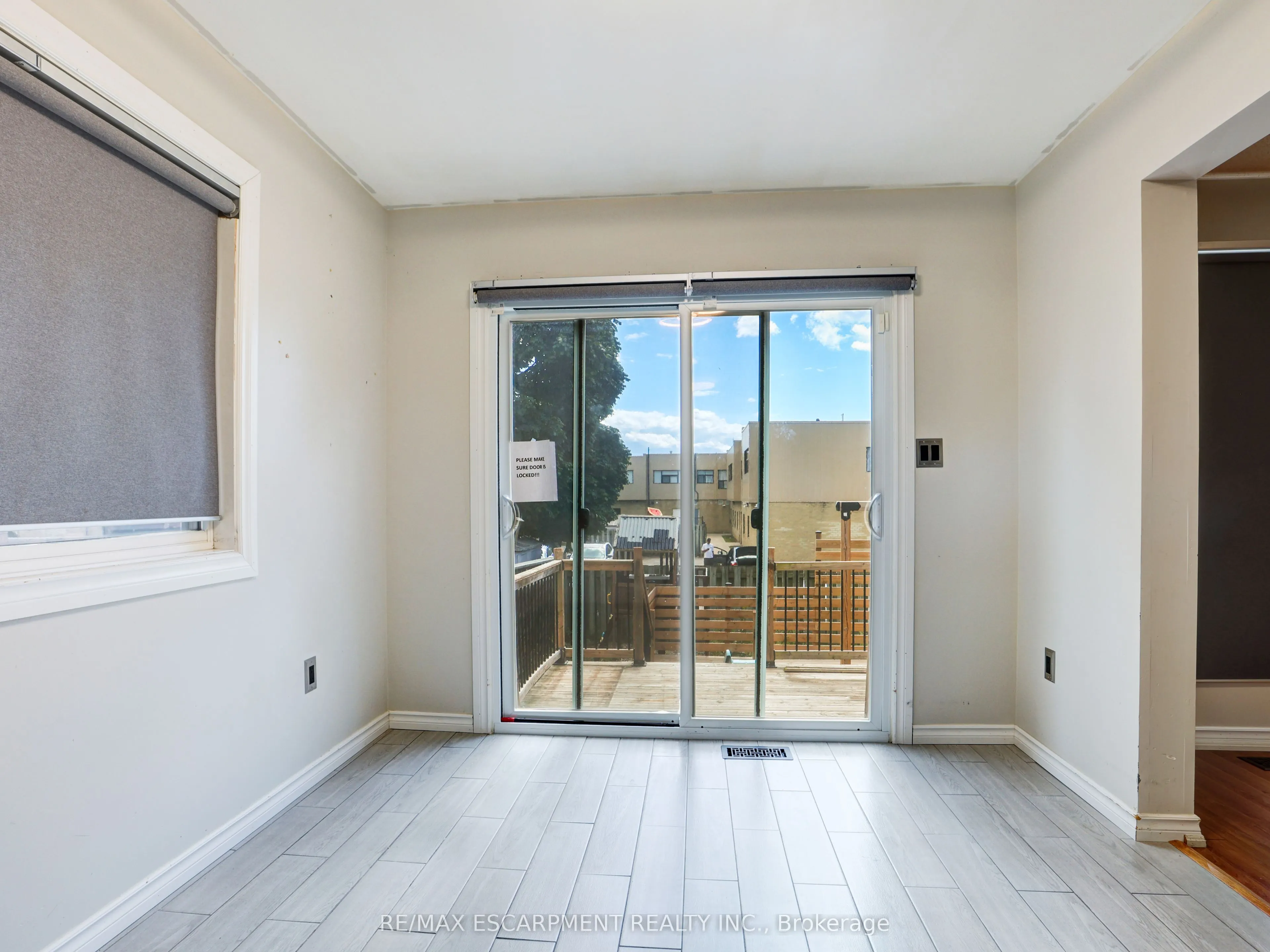 14 Chateau Crescent
