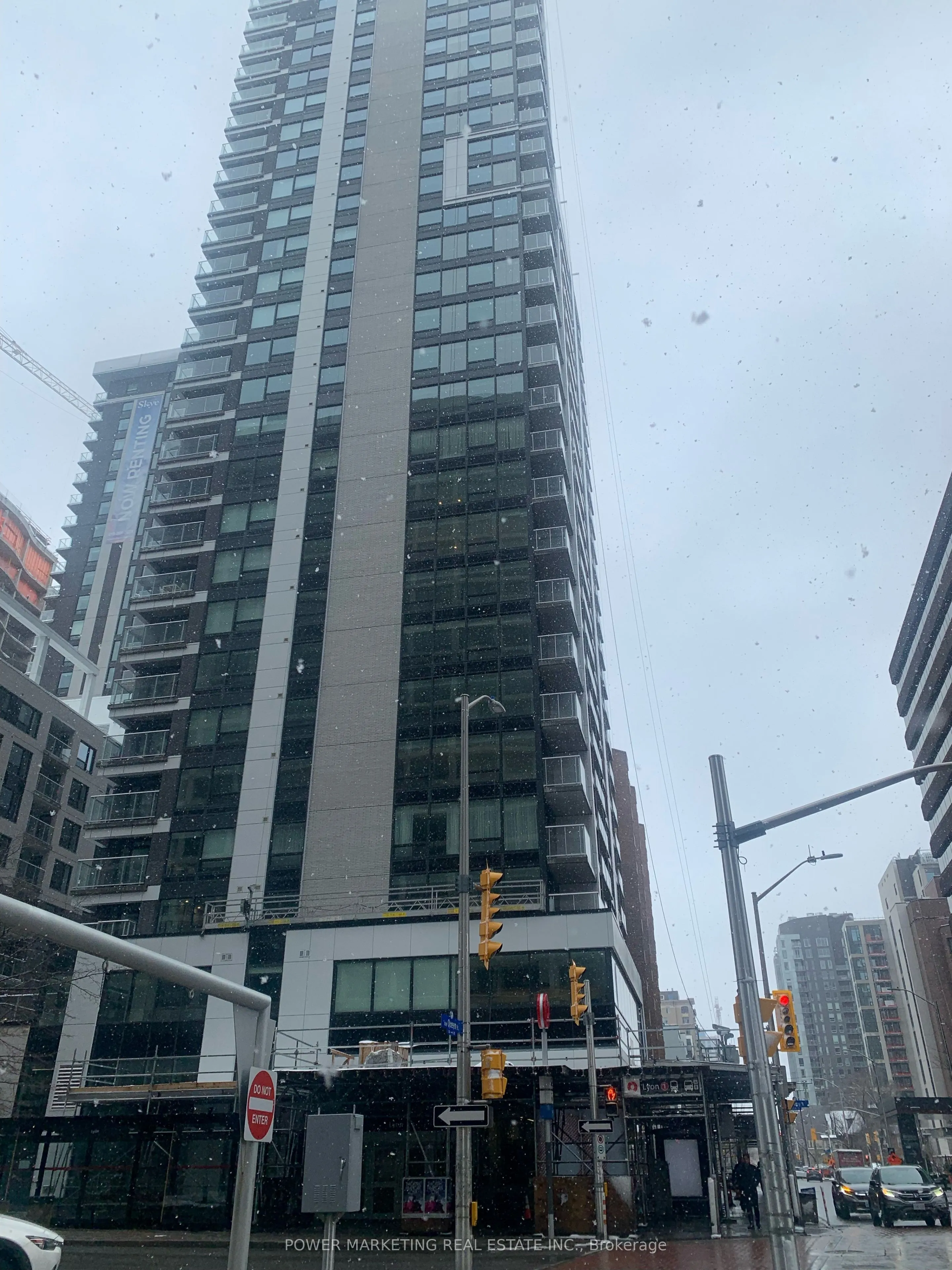 340 QUEEN Street, #410