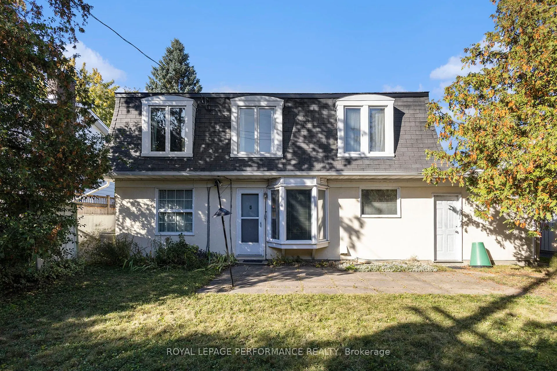 1842 Playfair Drive