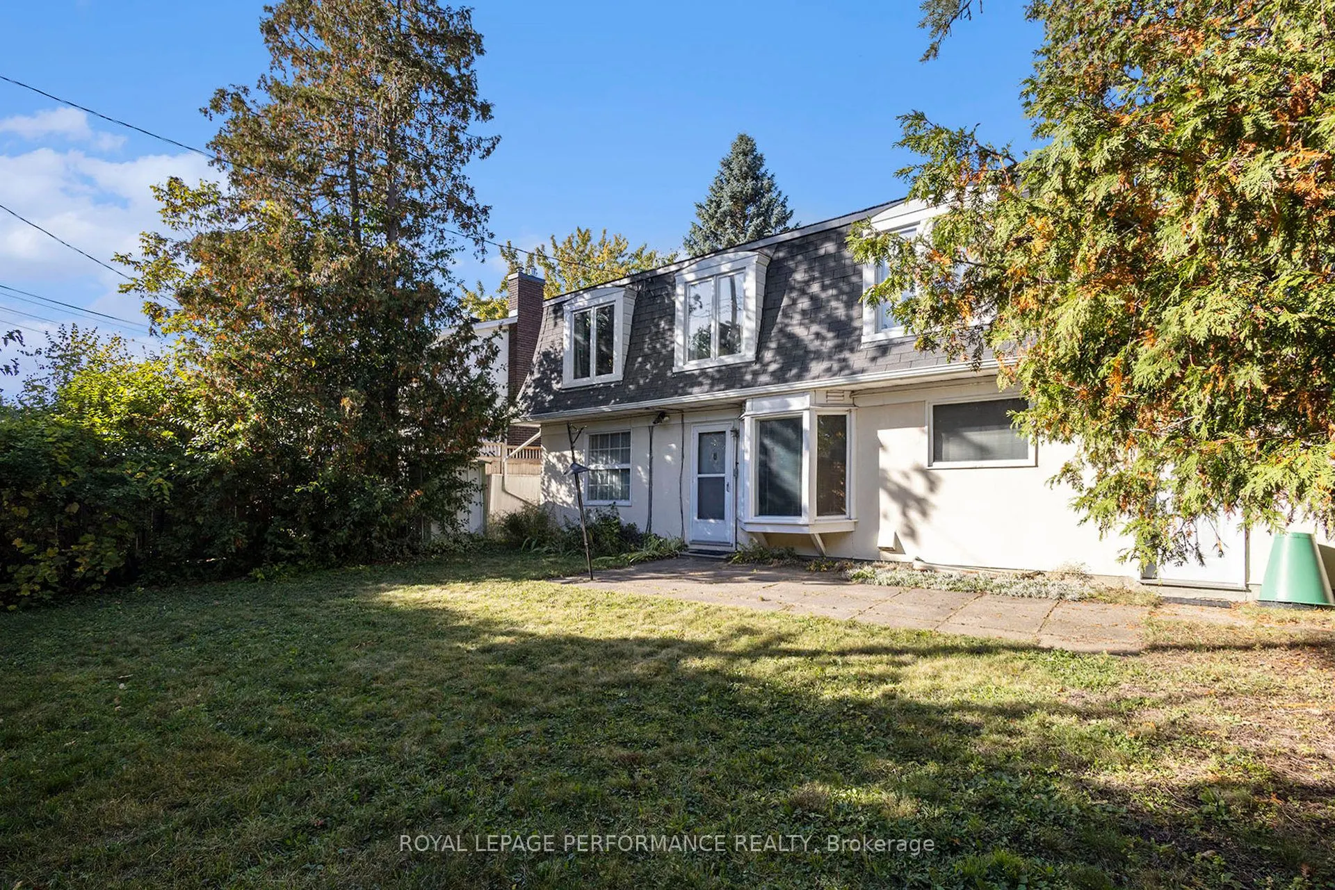1842 Playfair Drive