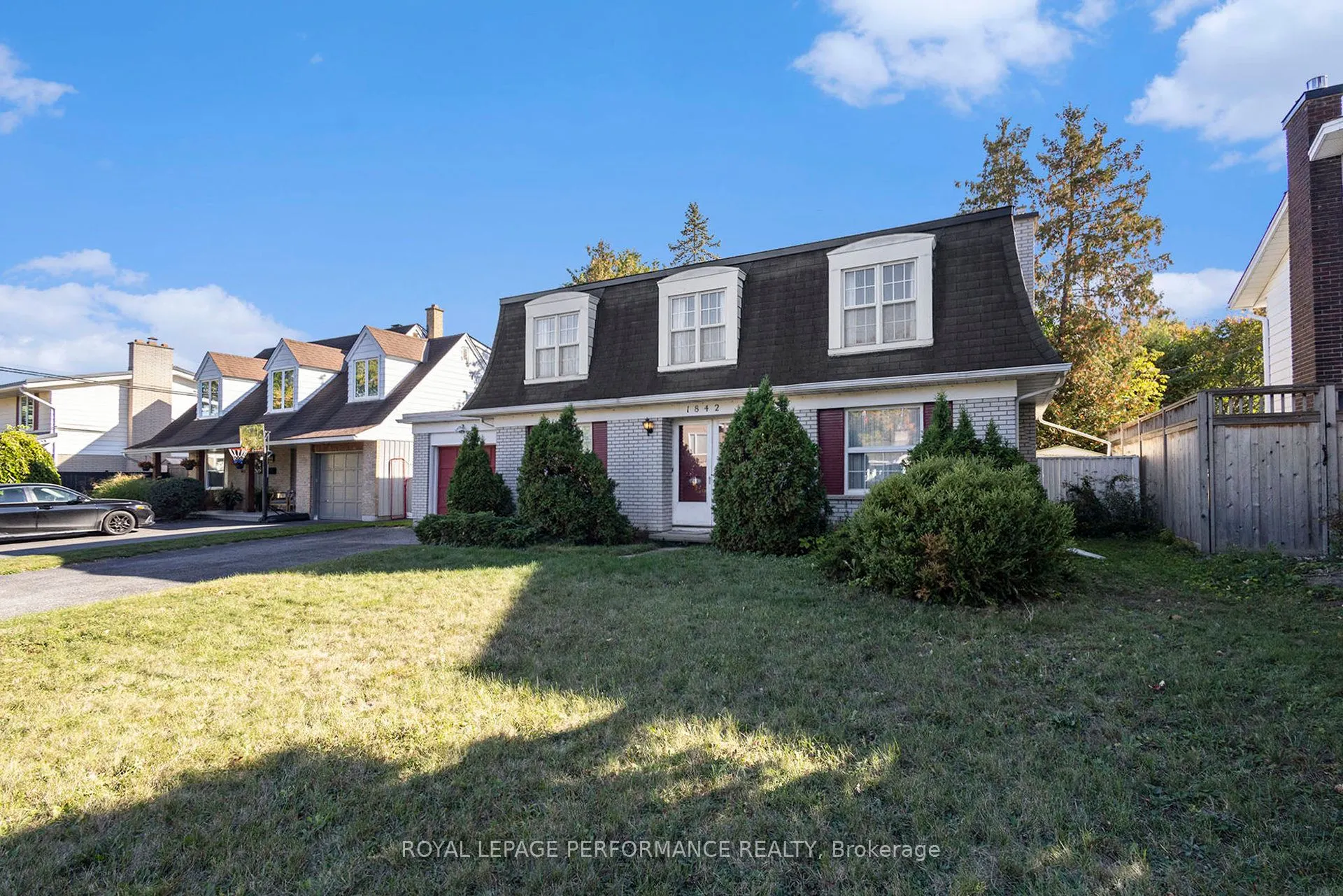 1842 Playfair Drive