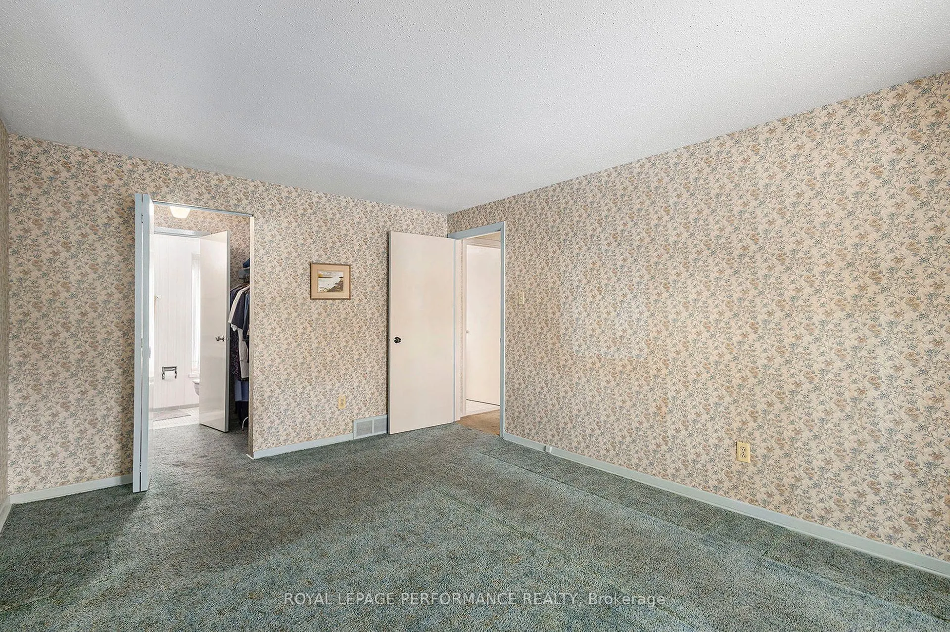 1842 Playfair Drive