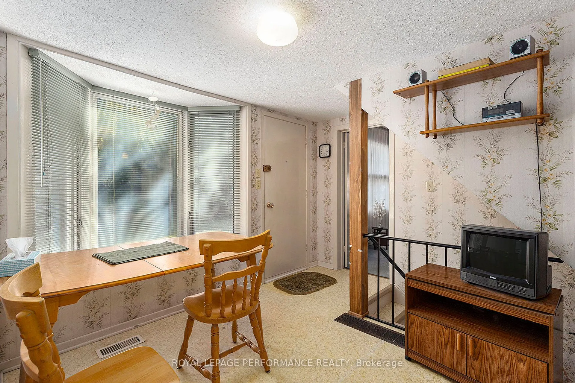 1842 Playfair Drive