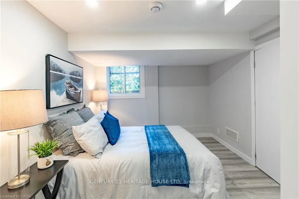 20 Roseneath Crescent