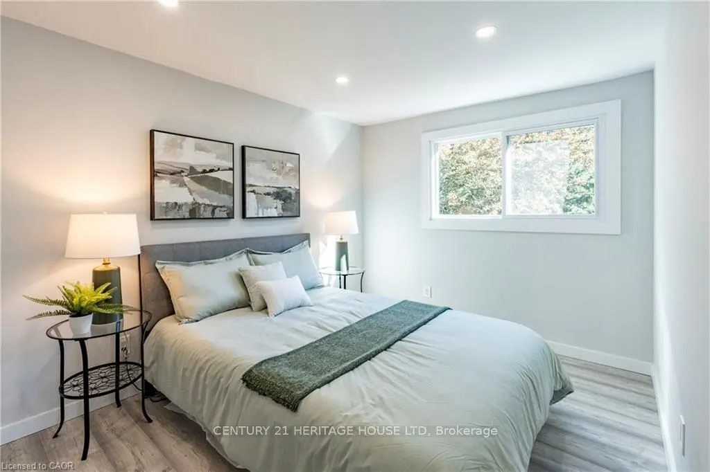 20 Roseneath Crescent
