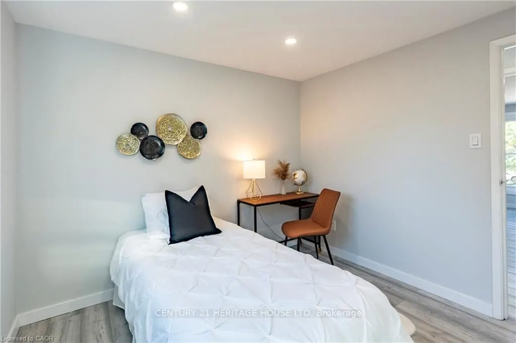 20 Roseneath Crescent