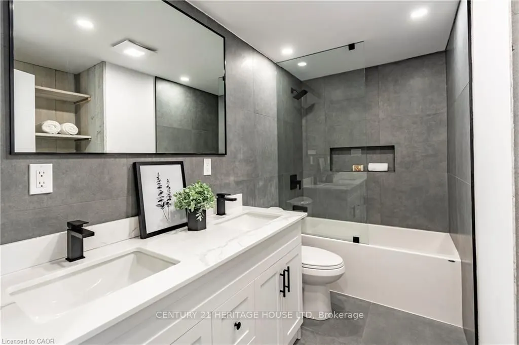 20 Roseneath Crescent