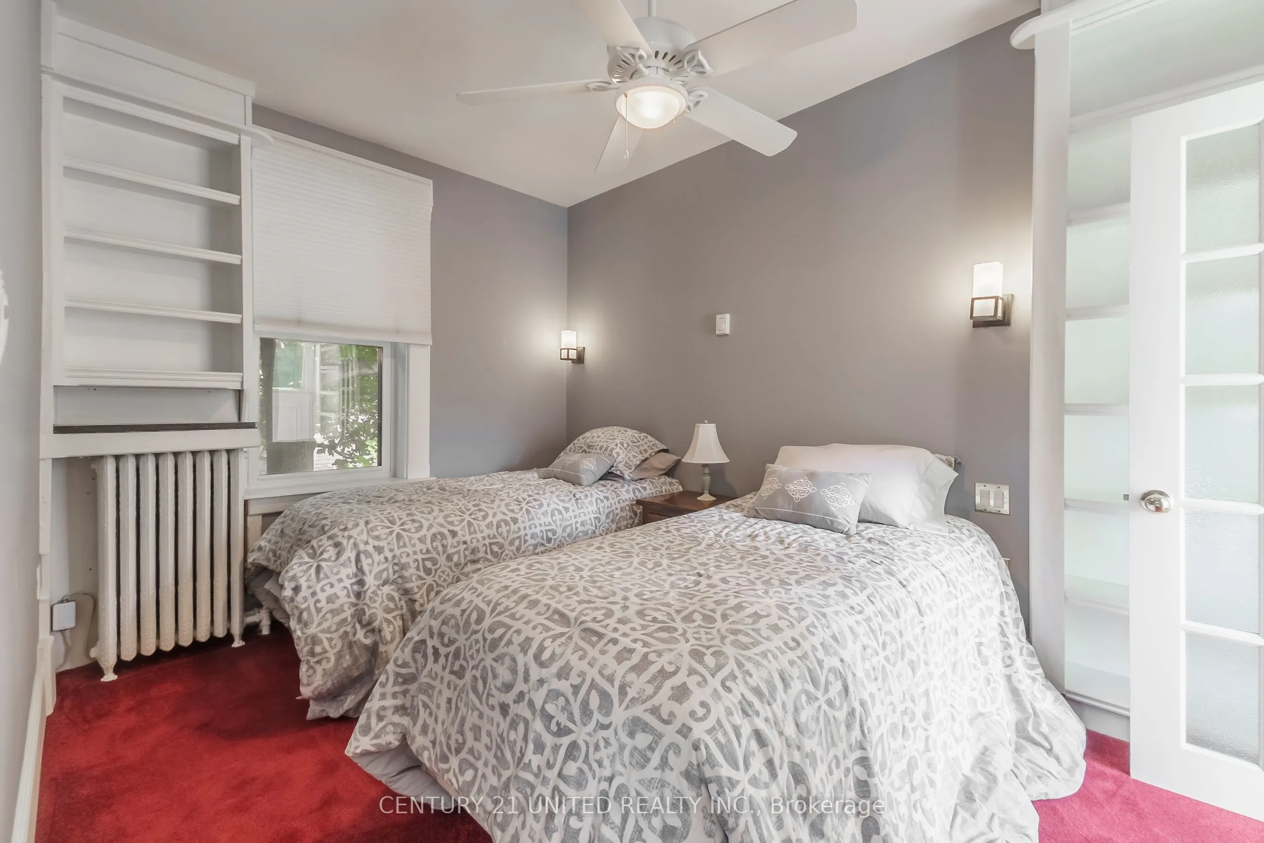 463 Hunter Street W