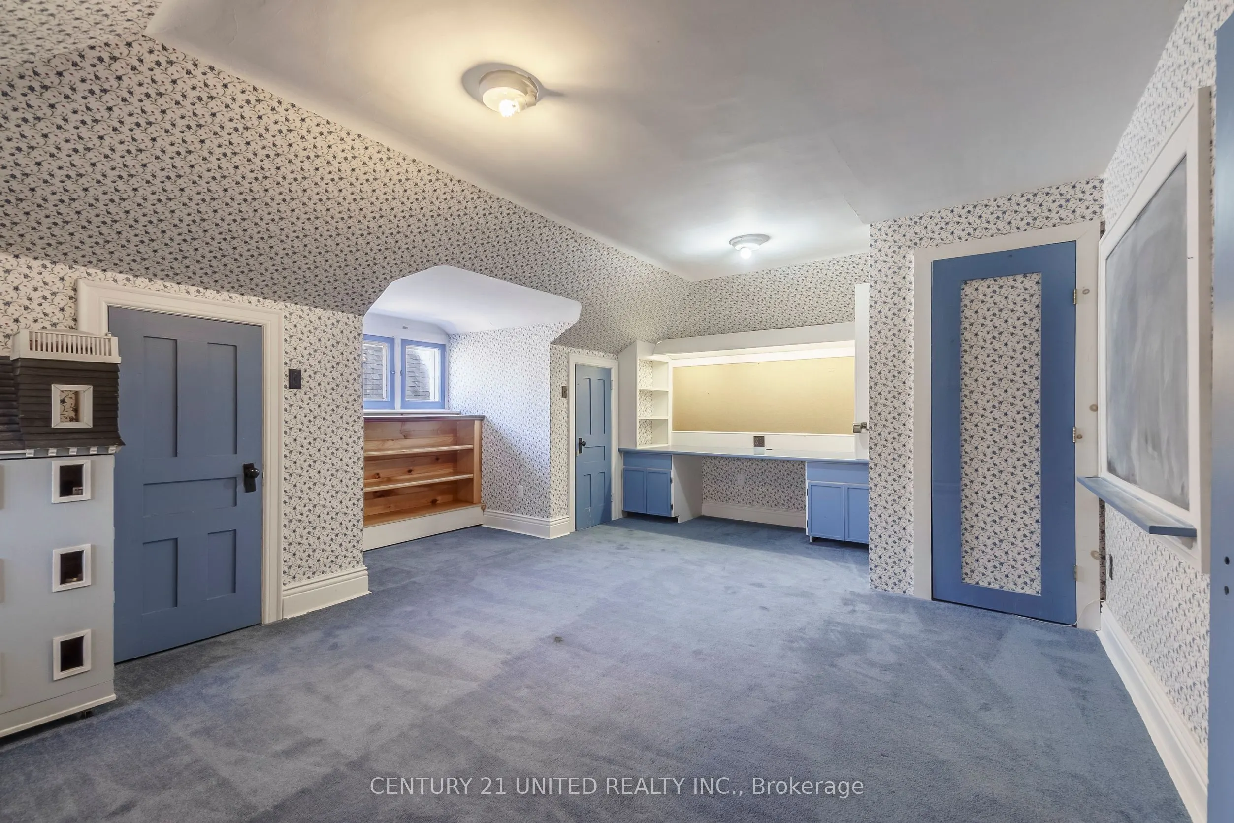463 Hunter Street W