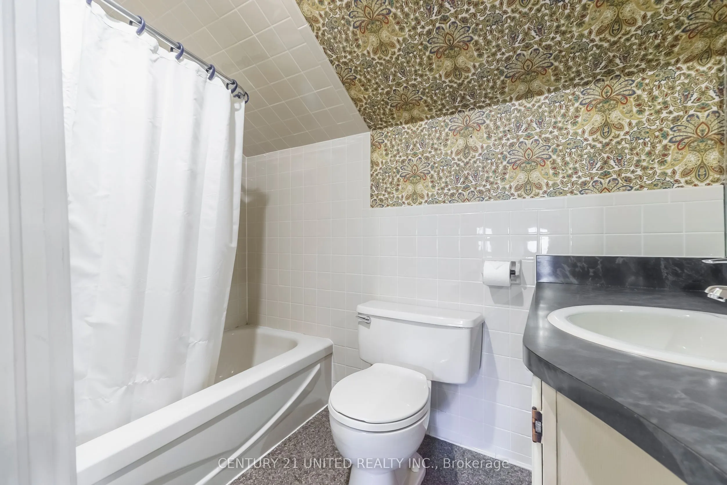 463 Hunter Street W