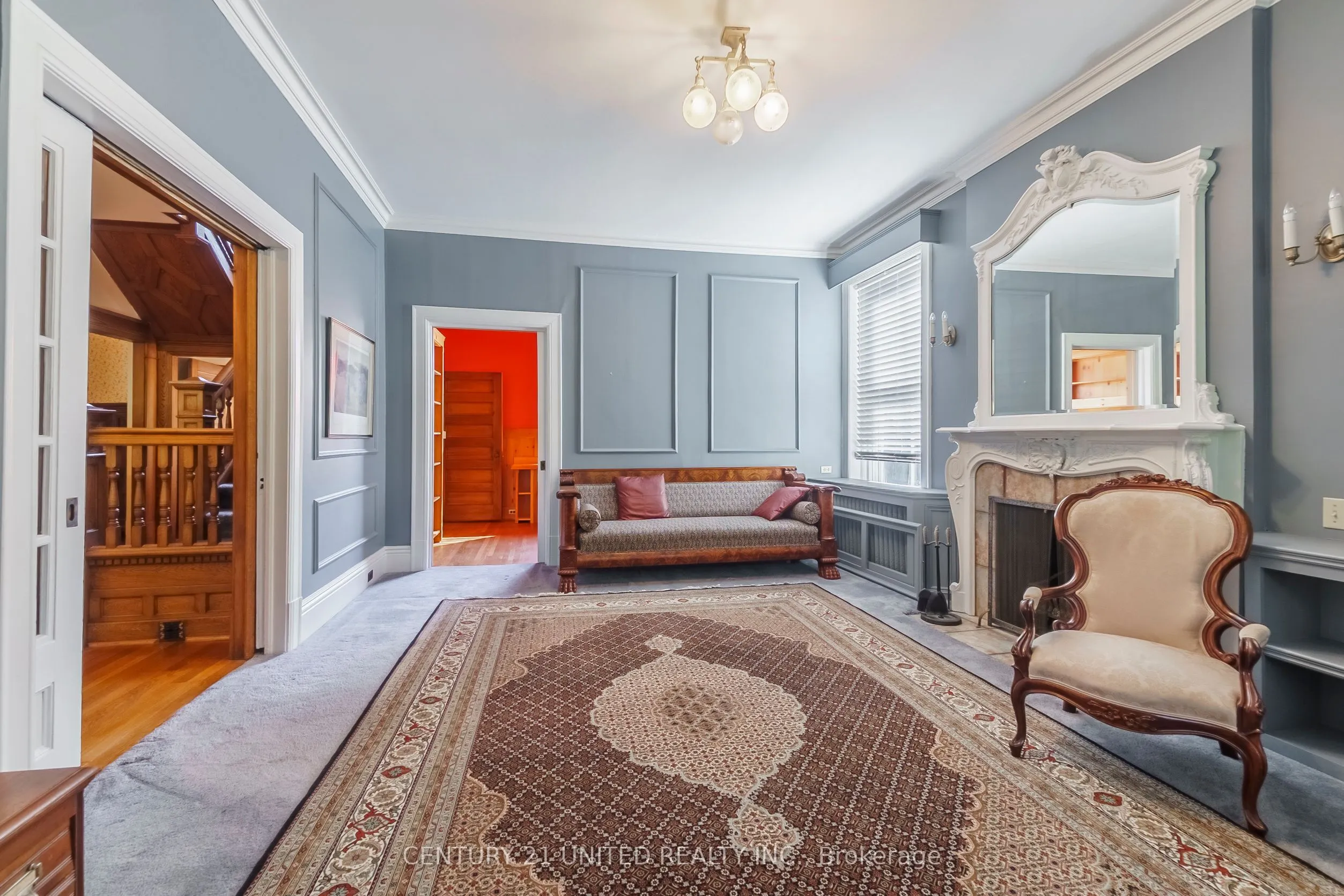 463 Hunter Street W