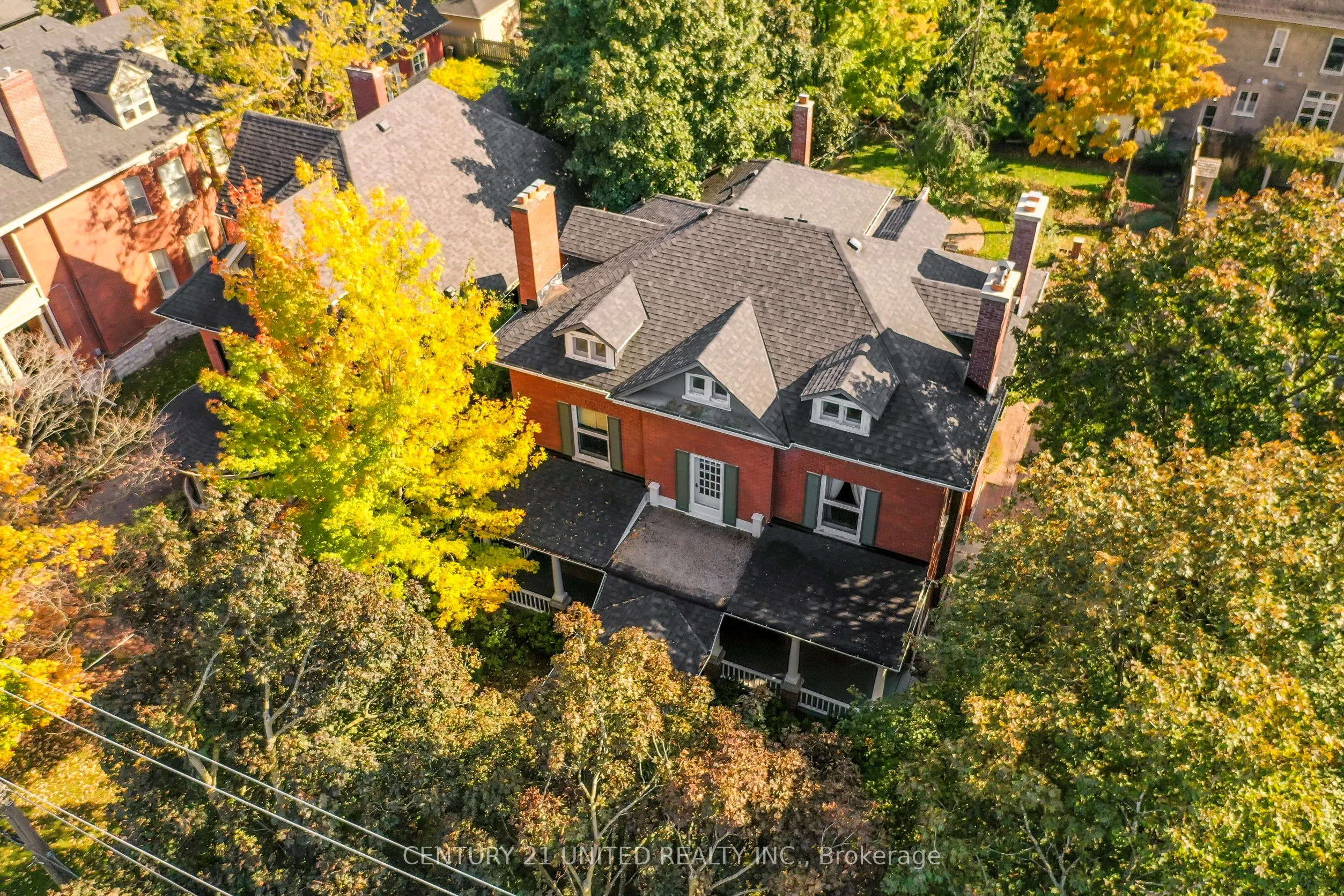 463 Hunter Street W