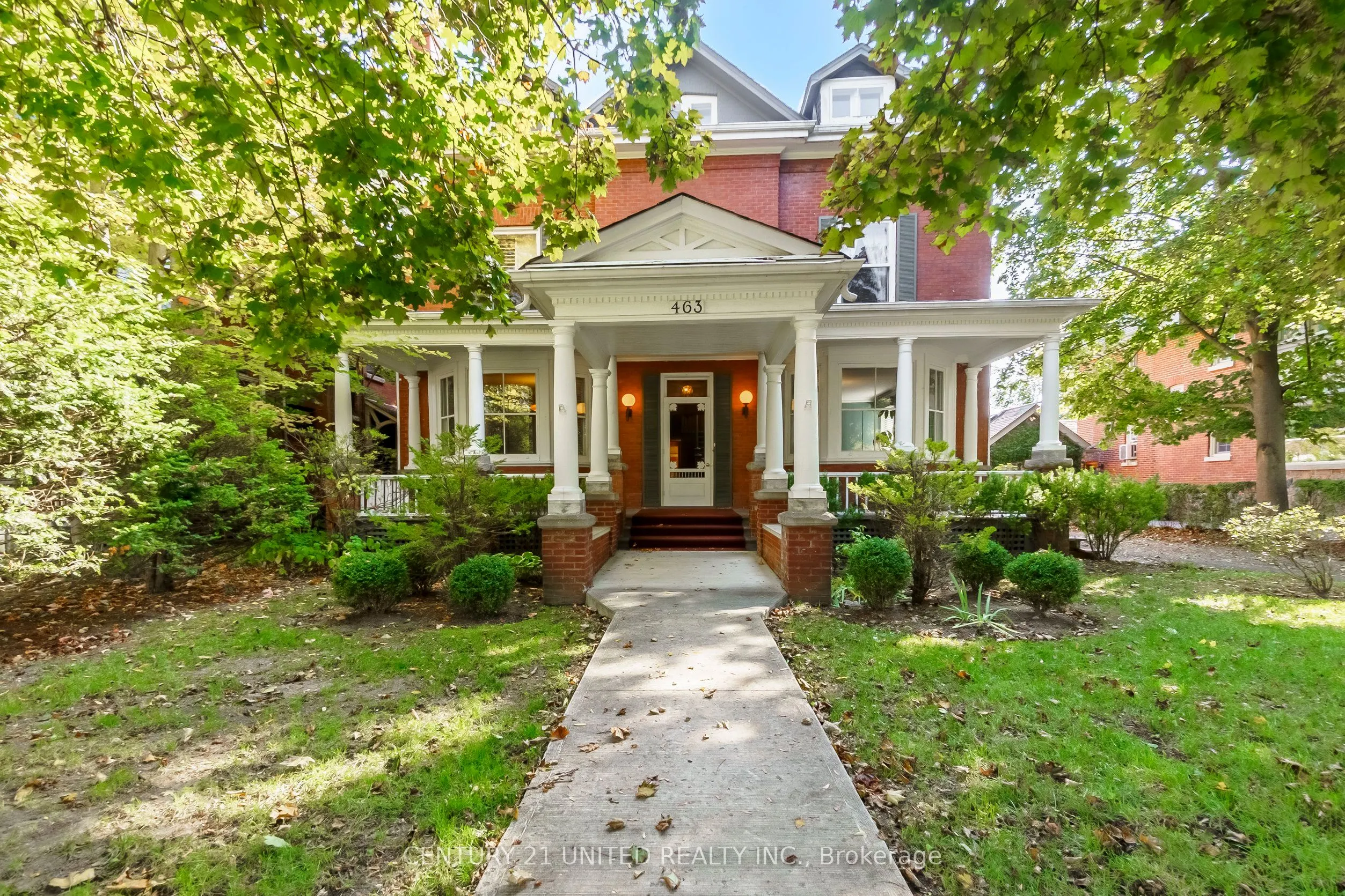 463 Hunter Street W