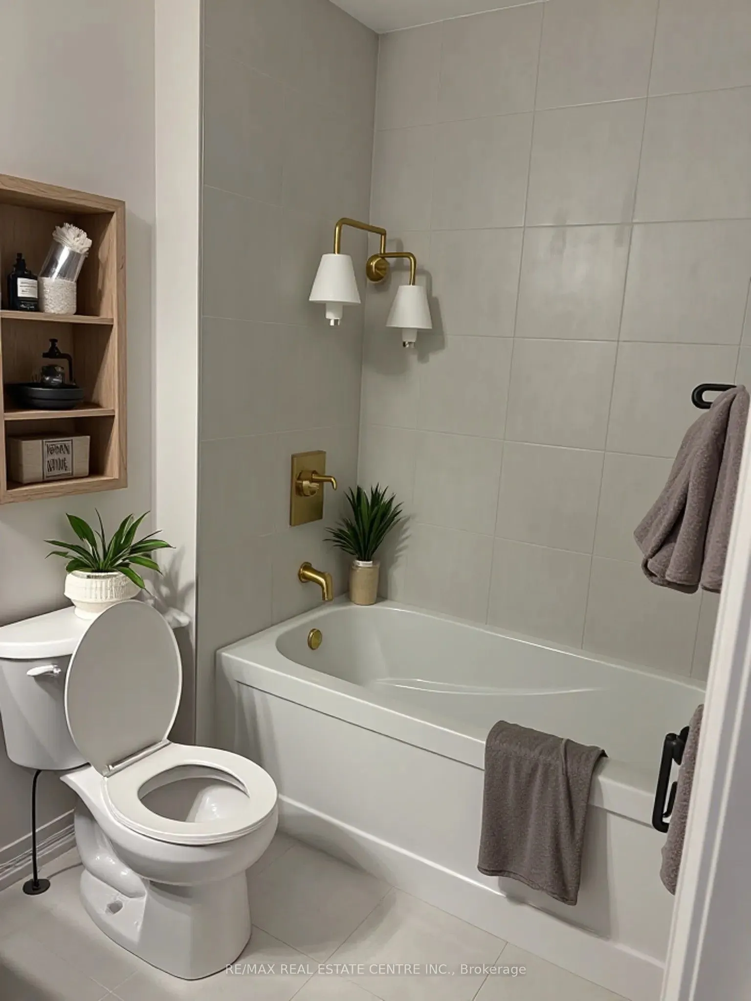 155 Equestrian Way, #124