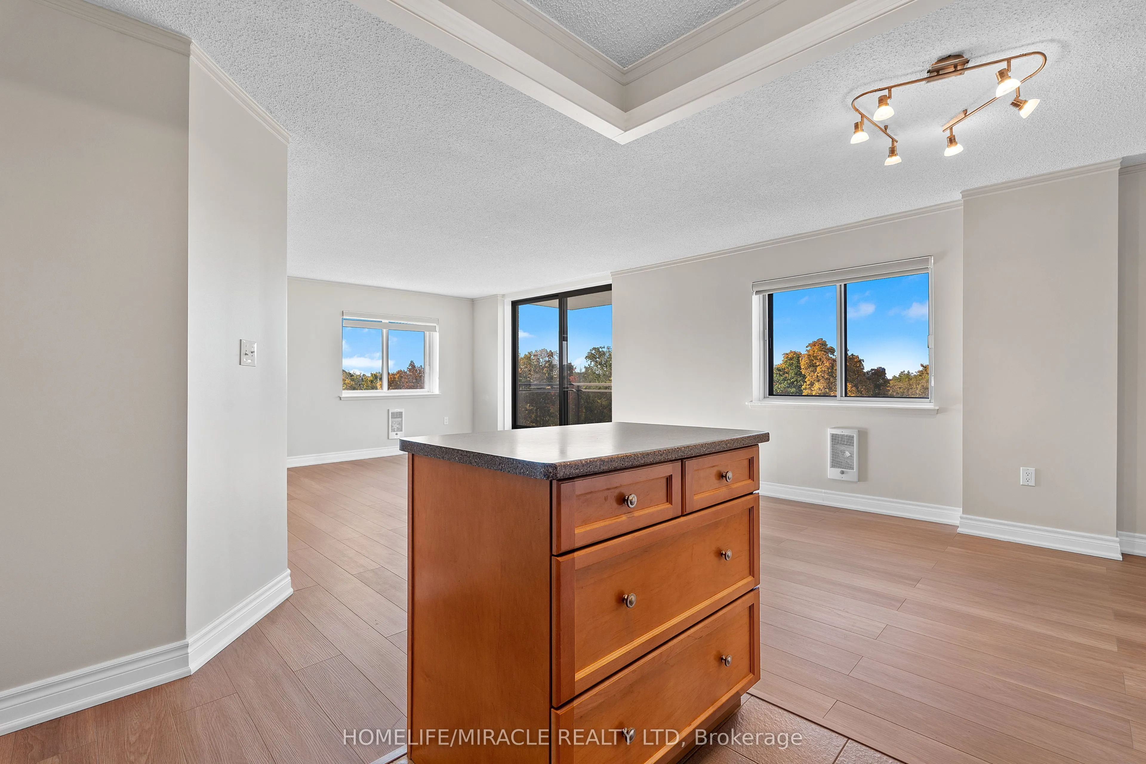 120 Barrett Court, #609