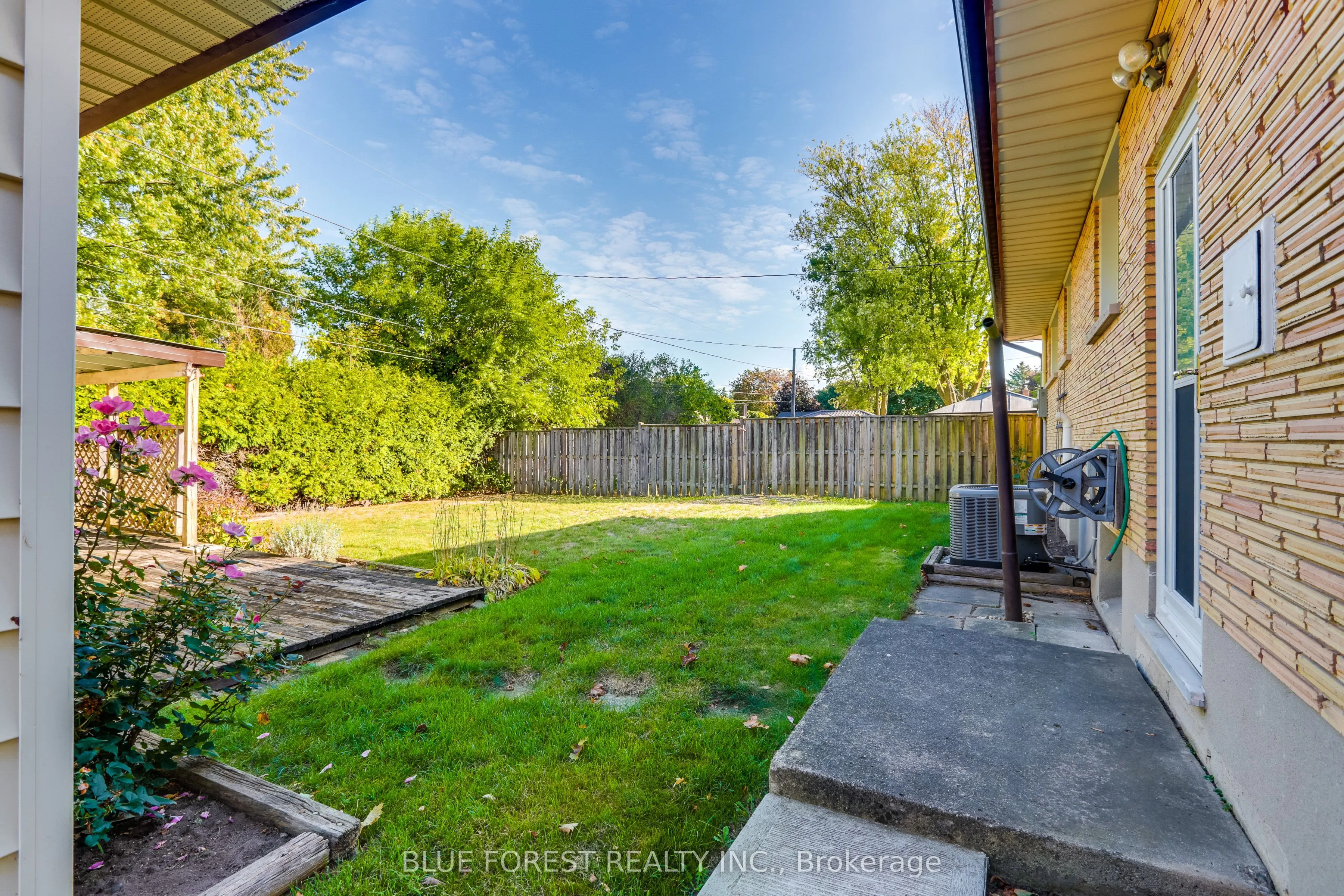 125 Goldwick Crescent