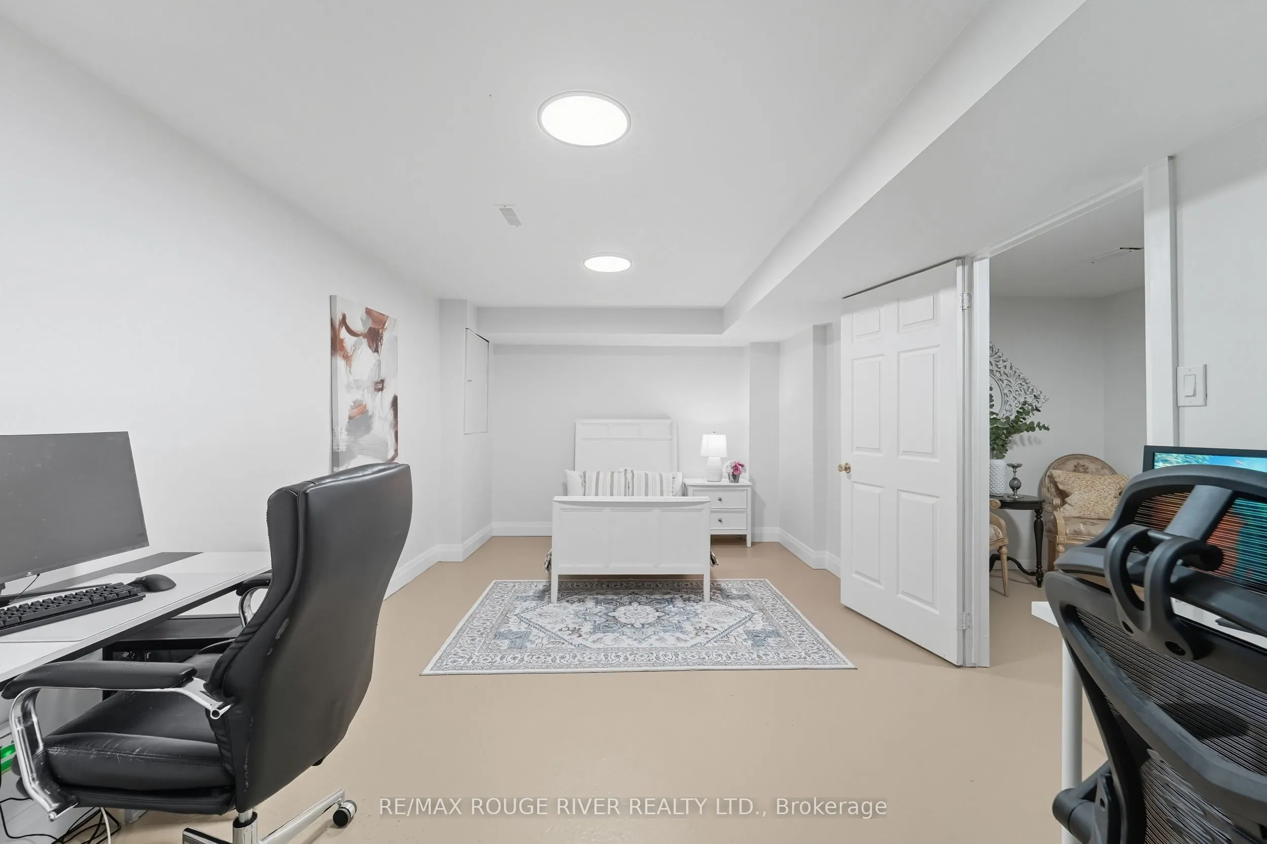 270 Lakeview Court