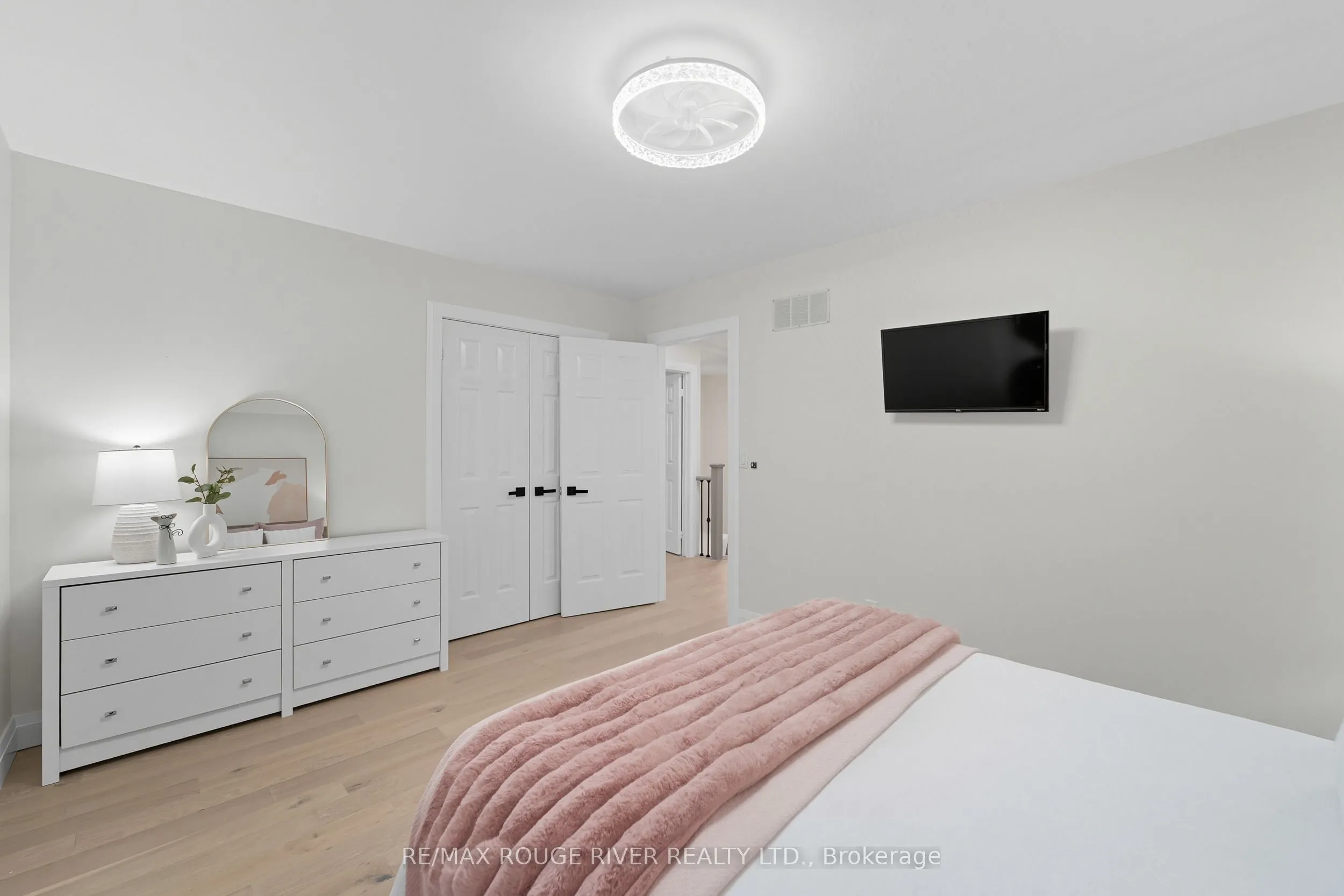 270 Lakeview Court