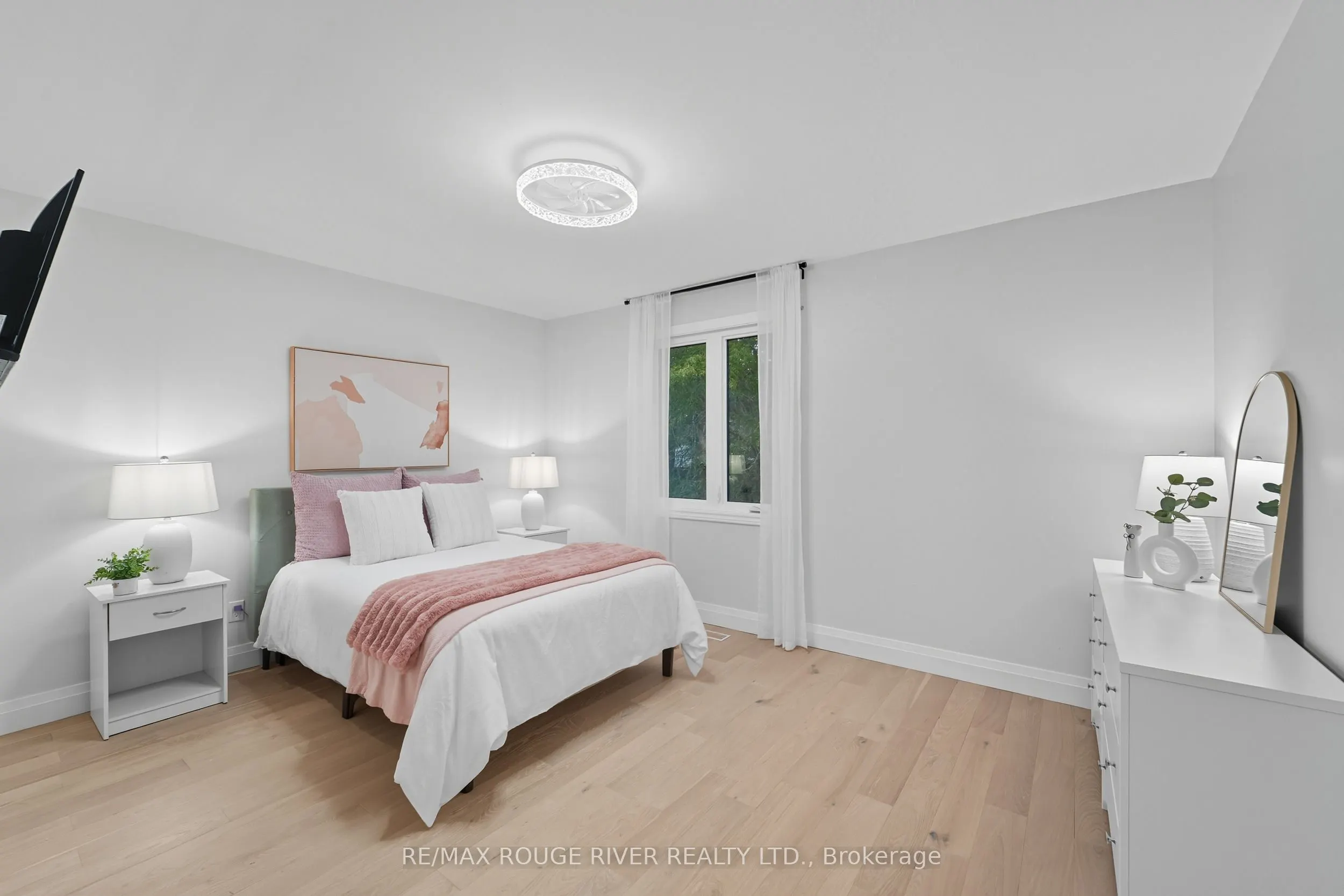 270 Lakeview Court