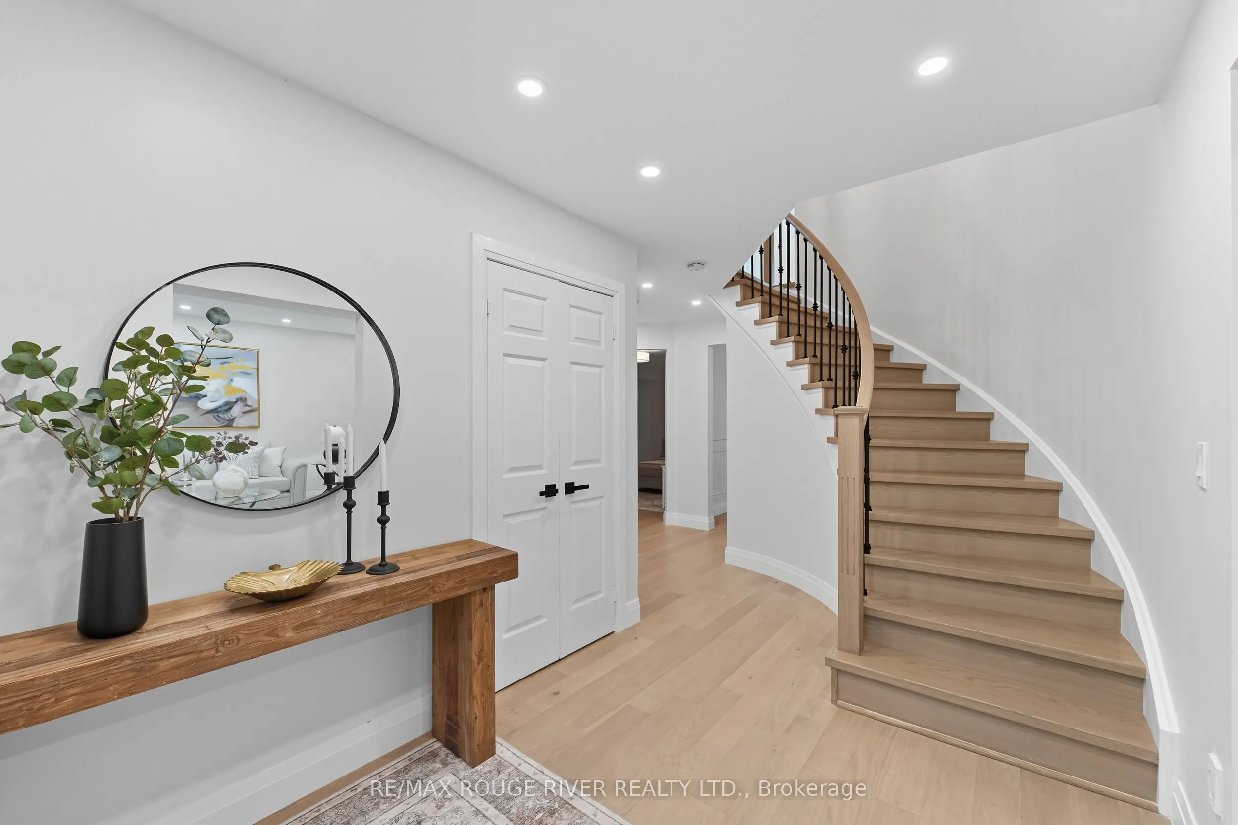 270 Lakeview Court