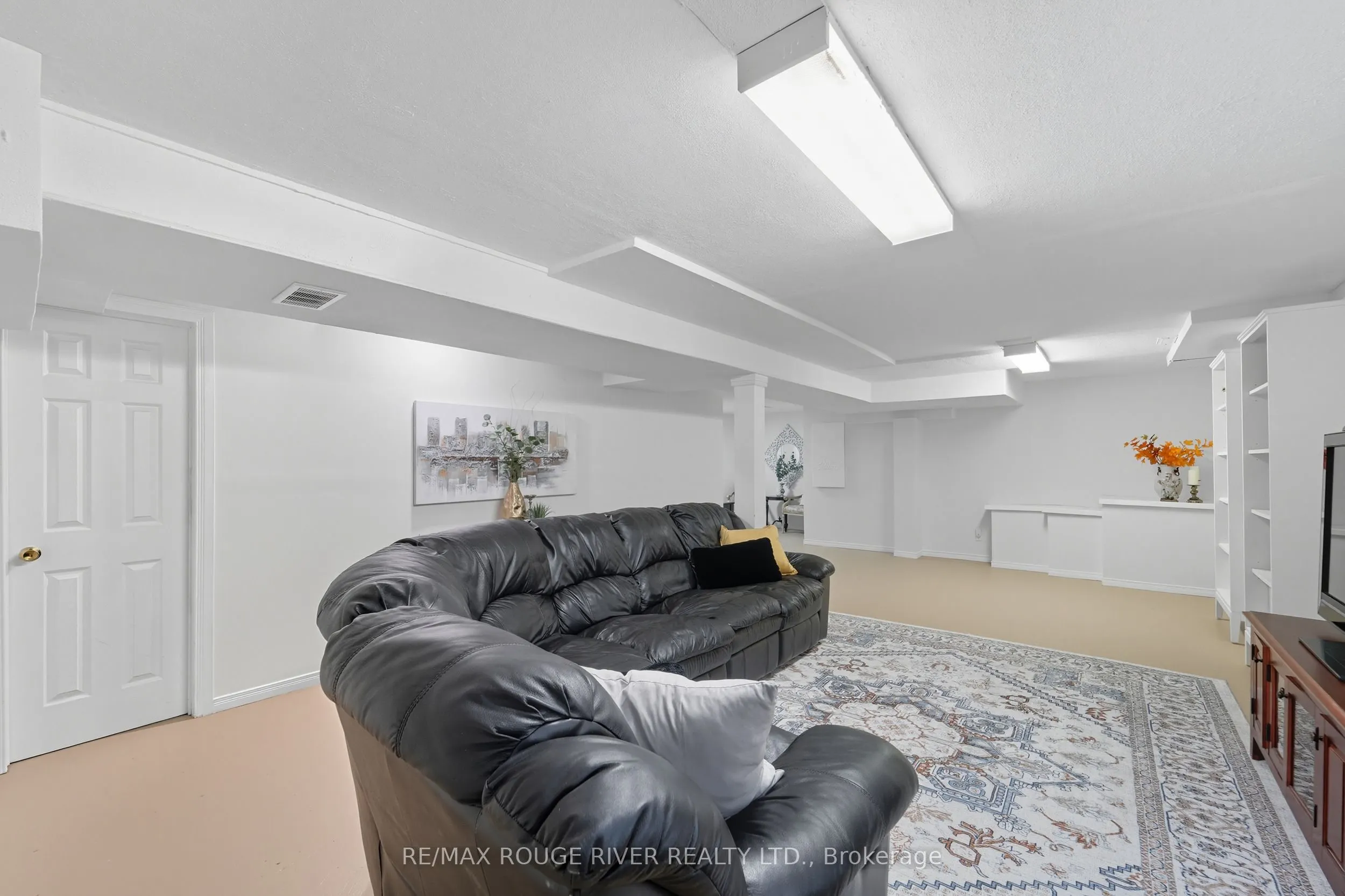 270 Lakeview Court