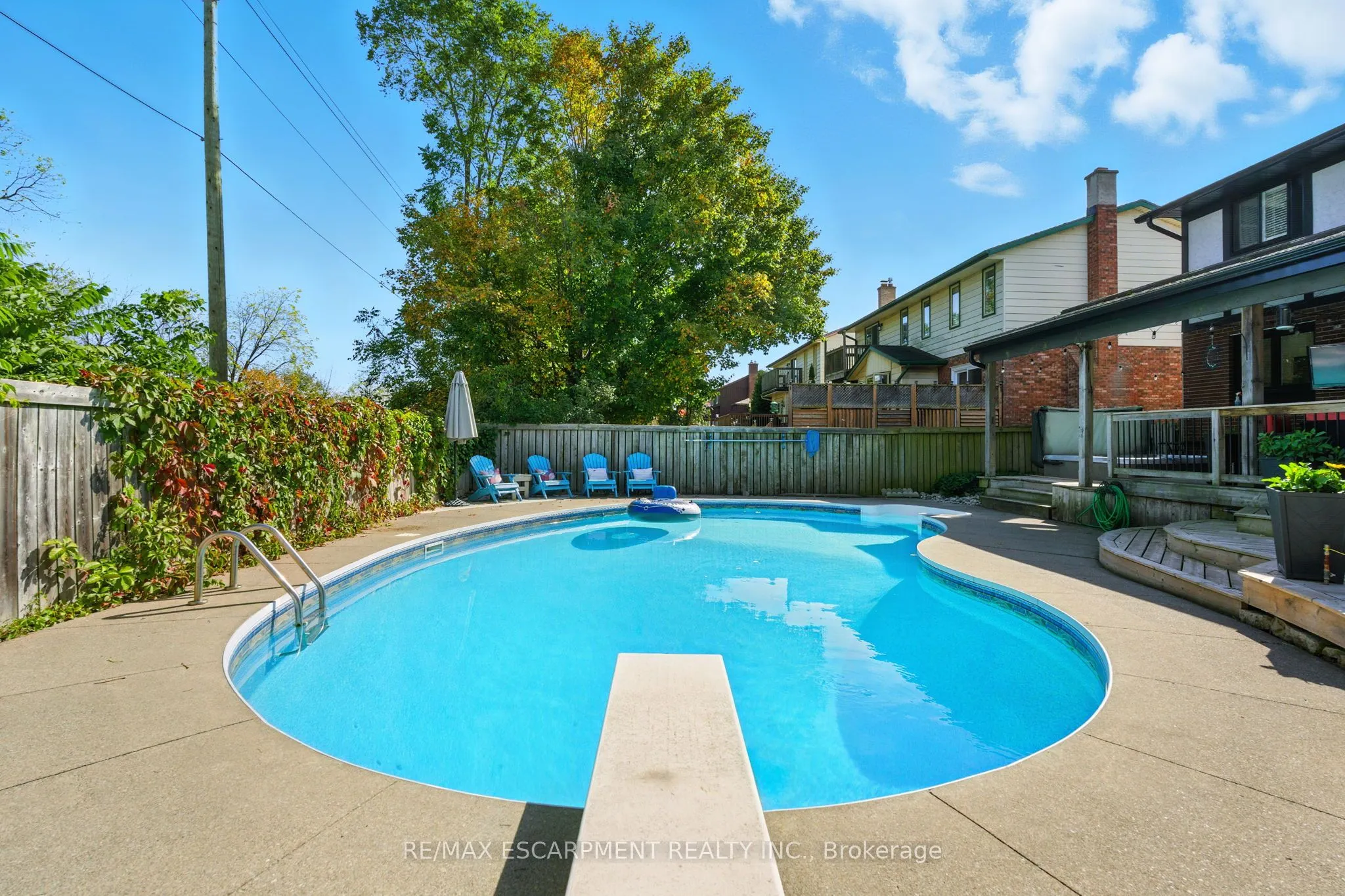 98 Esther Avenue