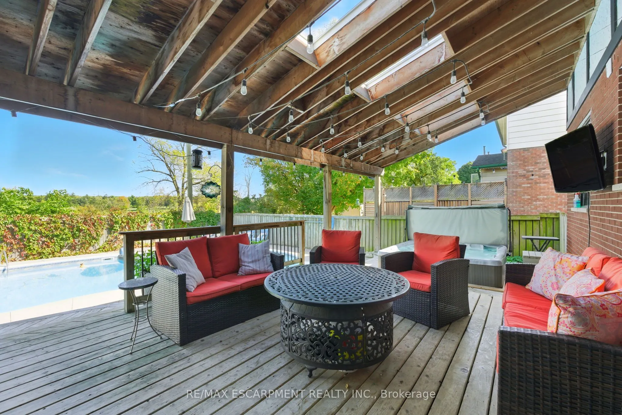 98 Esther Avenue