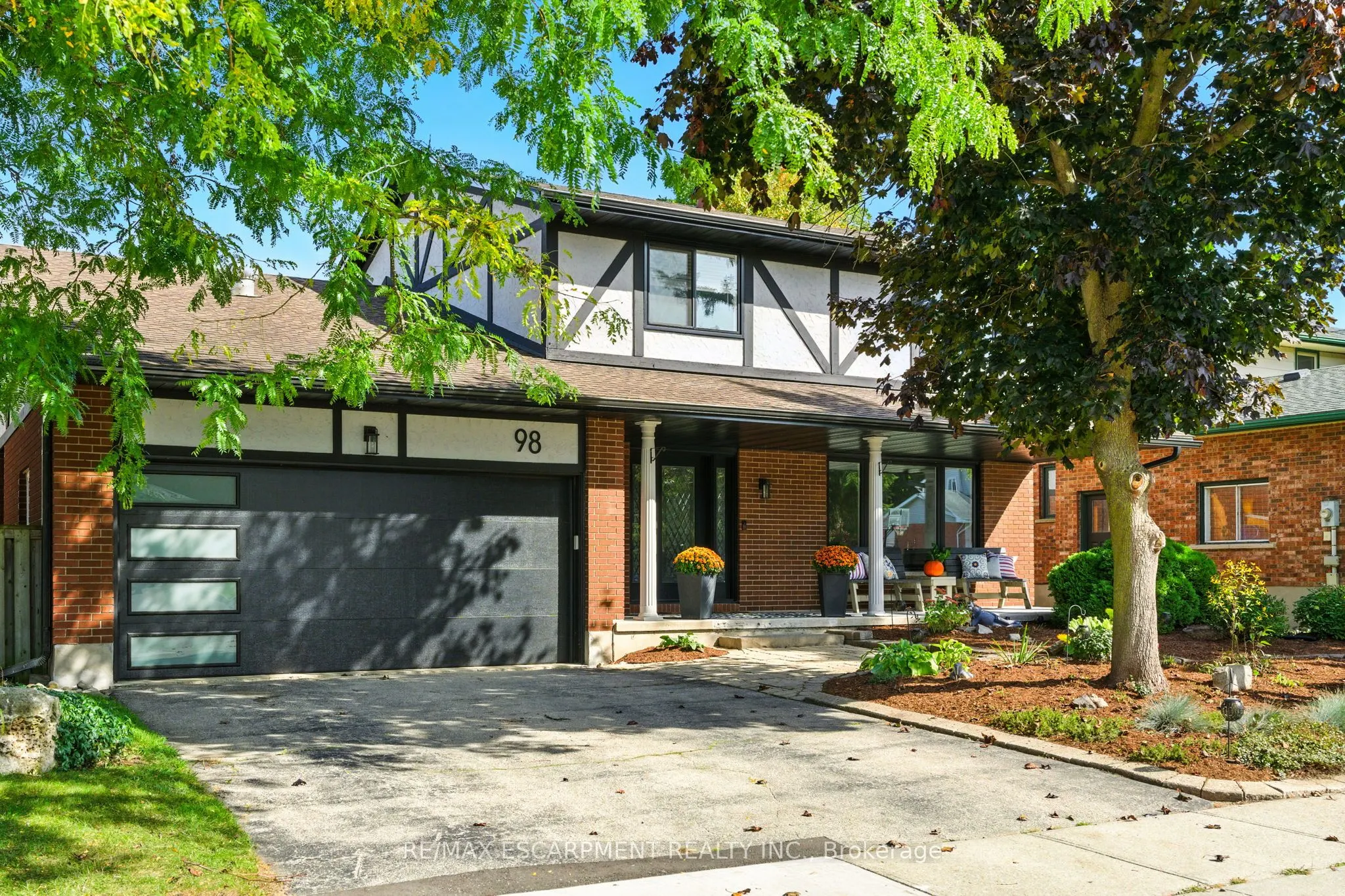 98 Esther Avenue