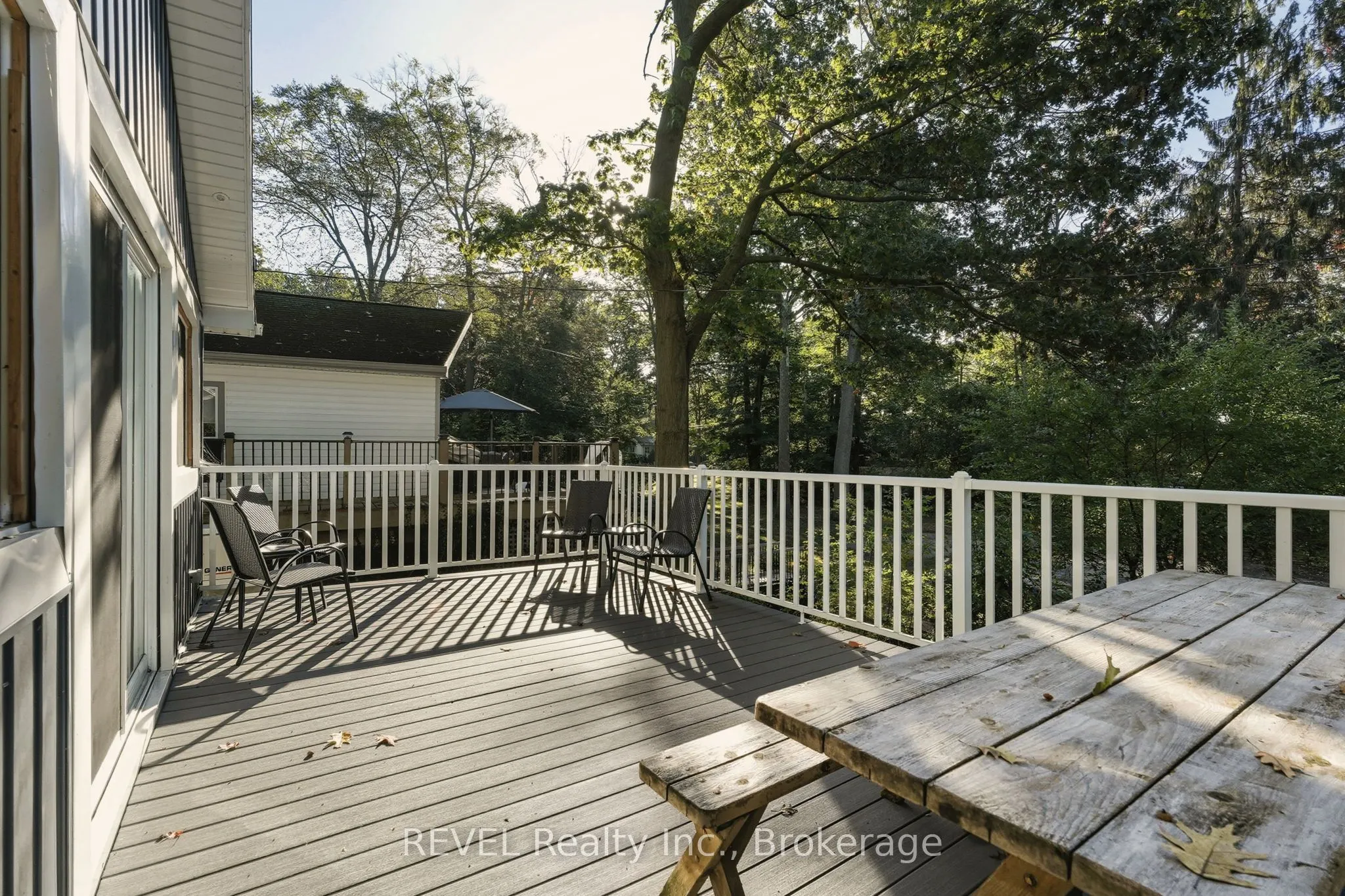 2862 Vimy Road
