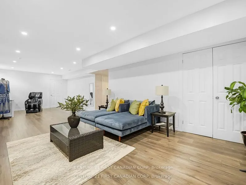 207 UNION Avenue