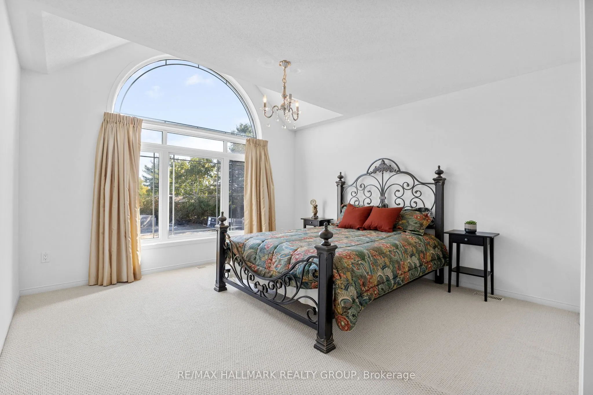 60 Winding Way
