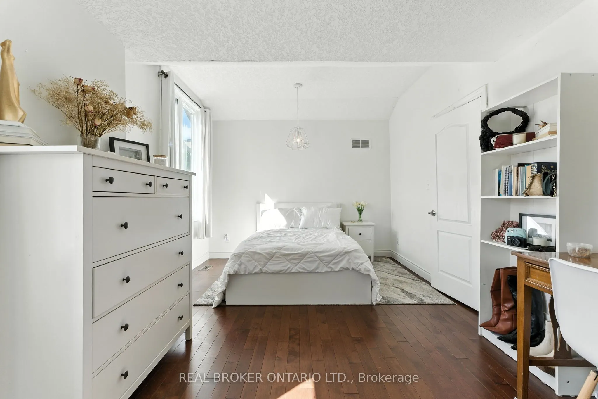 506 Eastbridge Boulevard