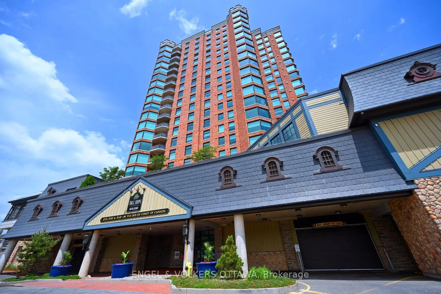15 St Andrew Street, #1504