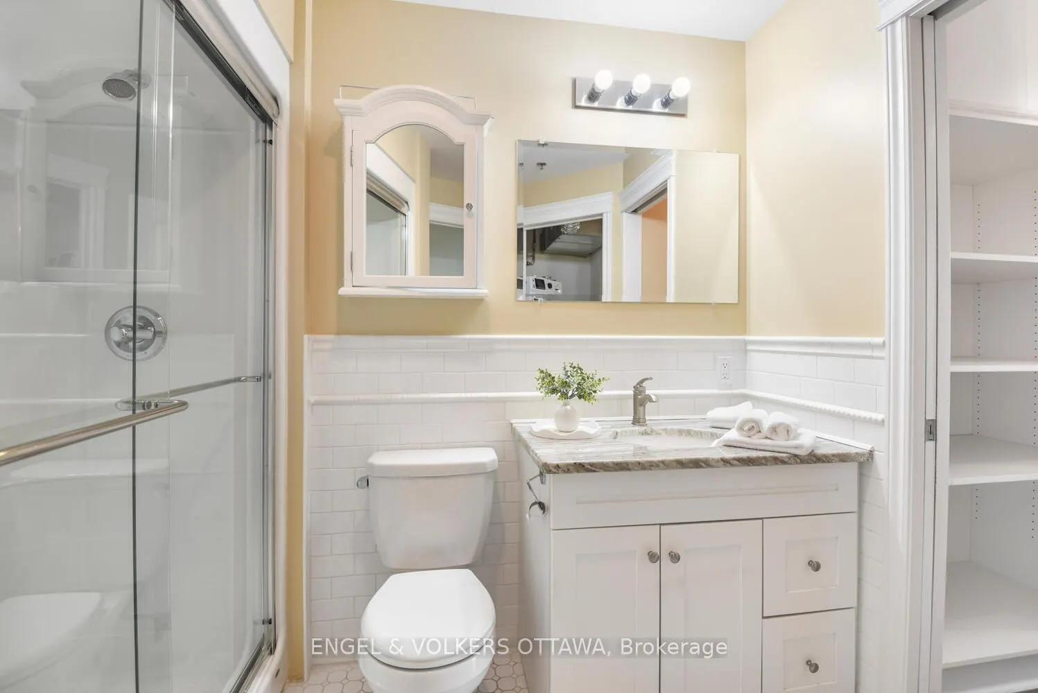 15 St Andrew Street, #1504