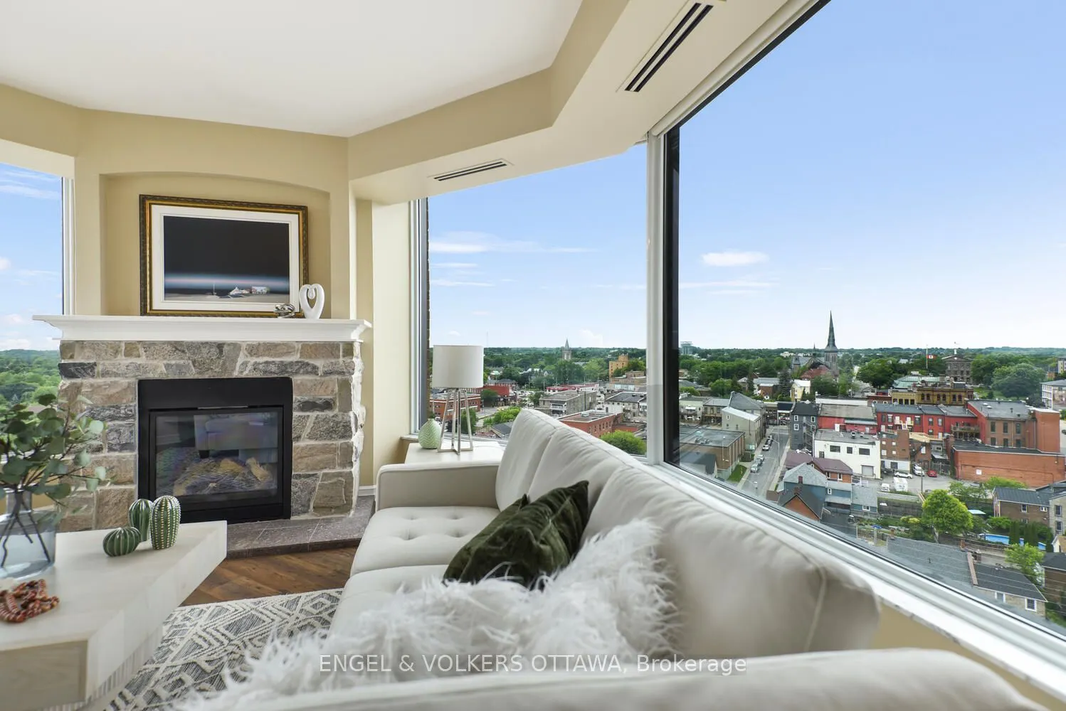 15 St Andrew Street, #1504