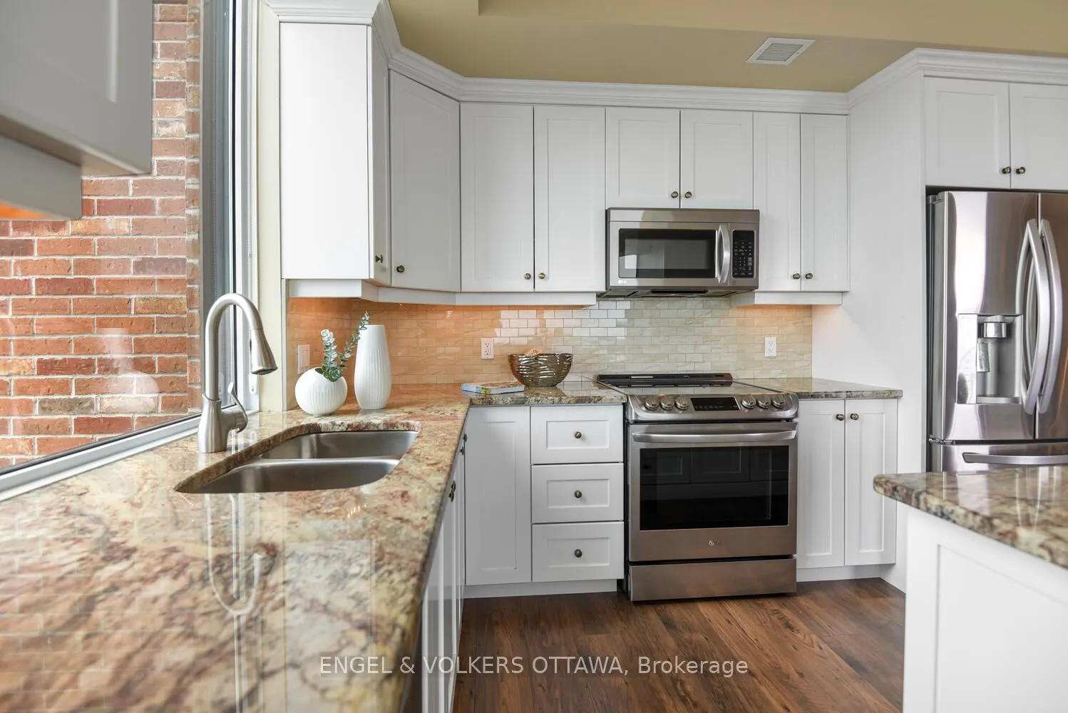 15 St Andrew Street, #1504