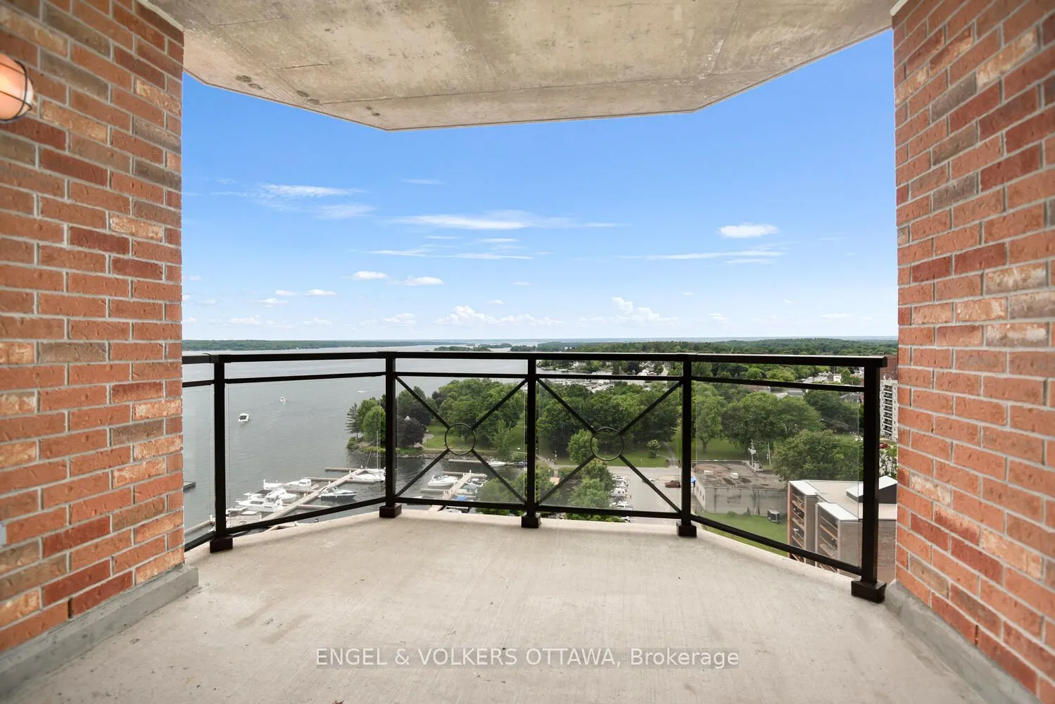 15 St Andrew Street, #1504