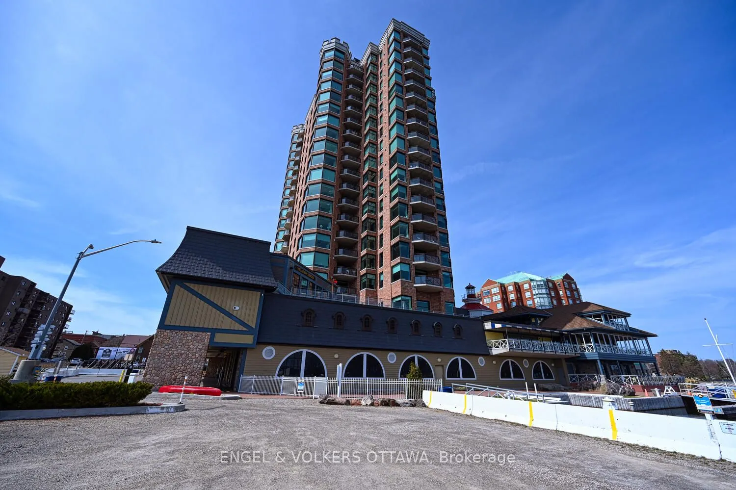 15 St Andrew Street, #1504