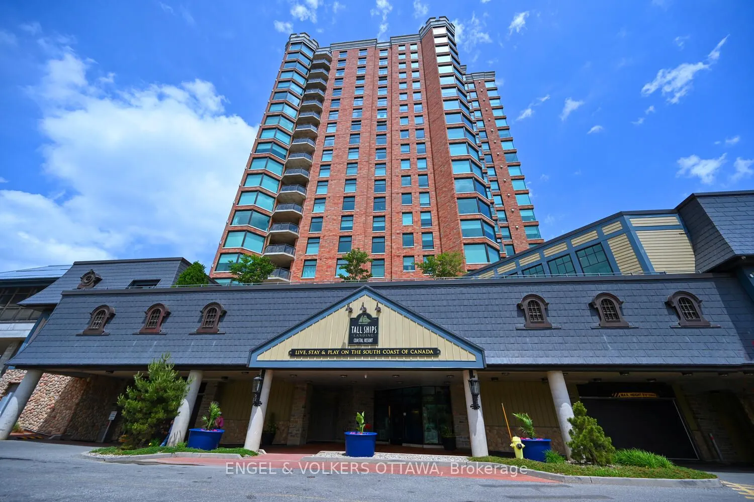15 St Andrew Street, #1504