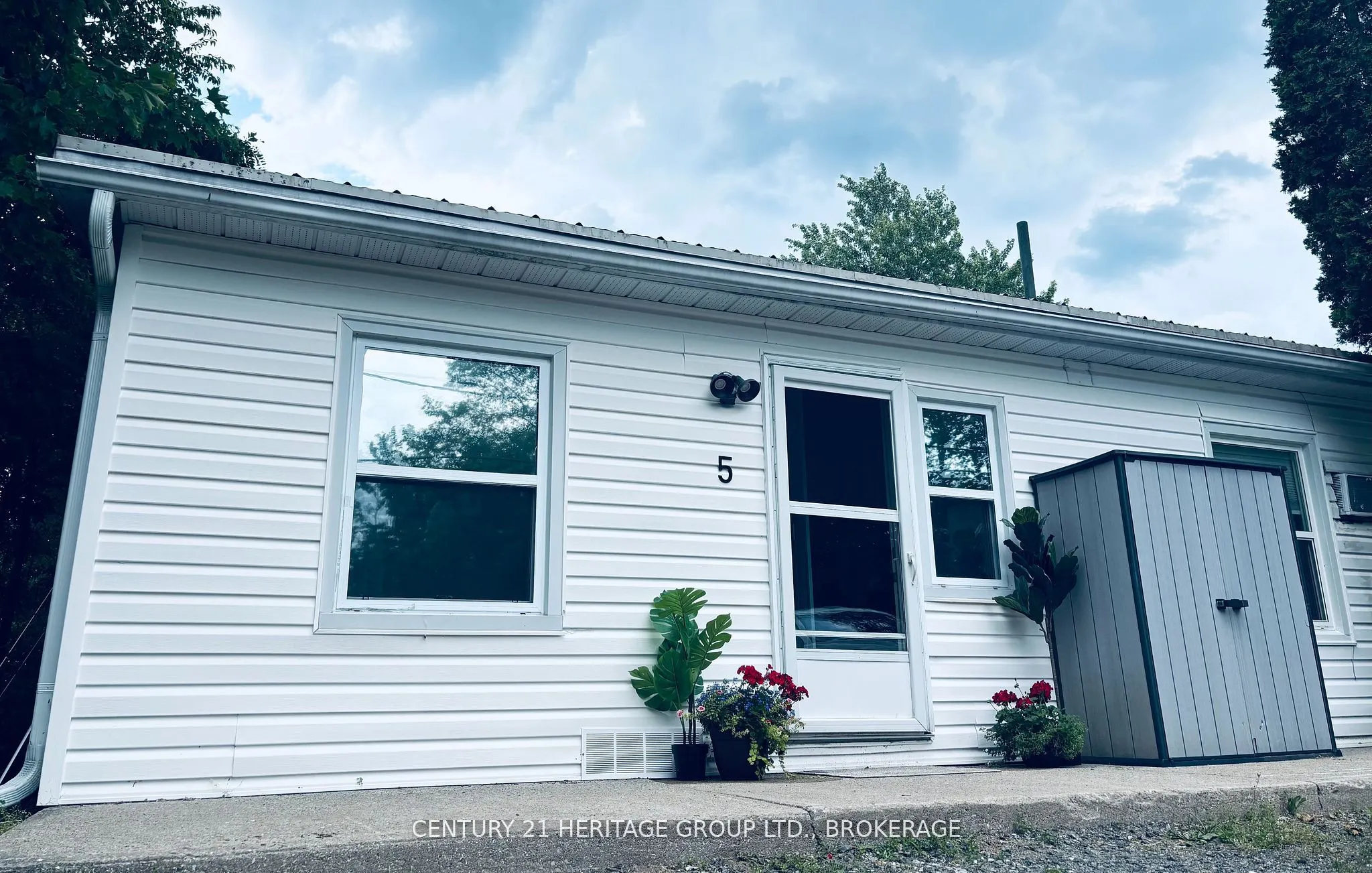 1115 South Kahshe Lake Road, #5